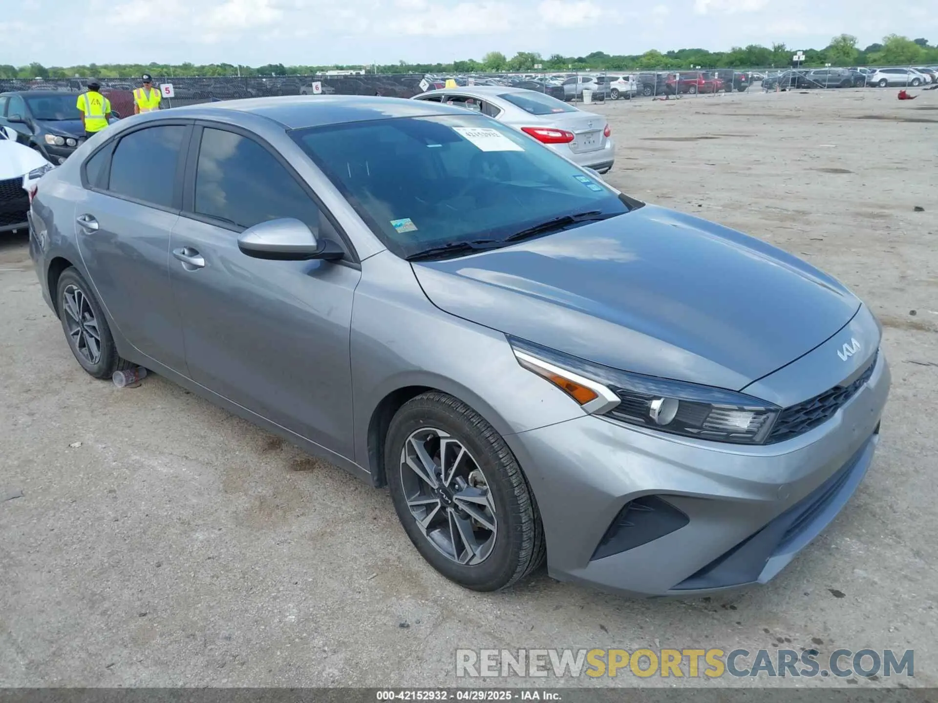 1 Photograph of a damaged car 3KPF24AD4NE452674 KIA FORTE 2022
