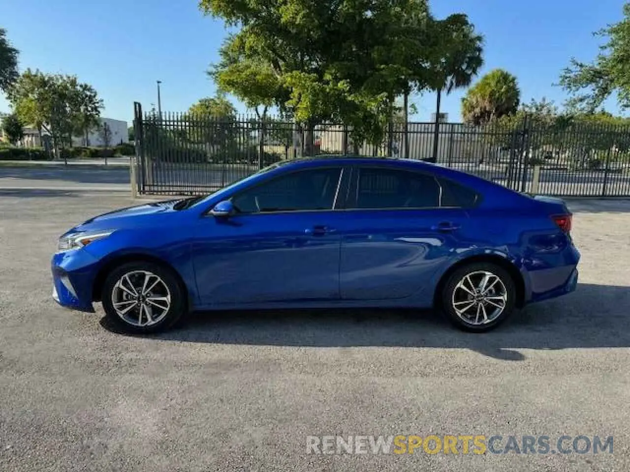 12 Photograph of a damaged car 3KPF24AD4NE464503 KIA FORTE 2022