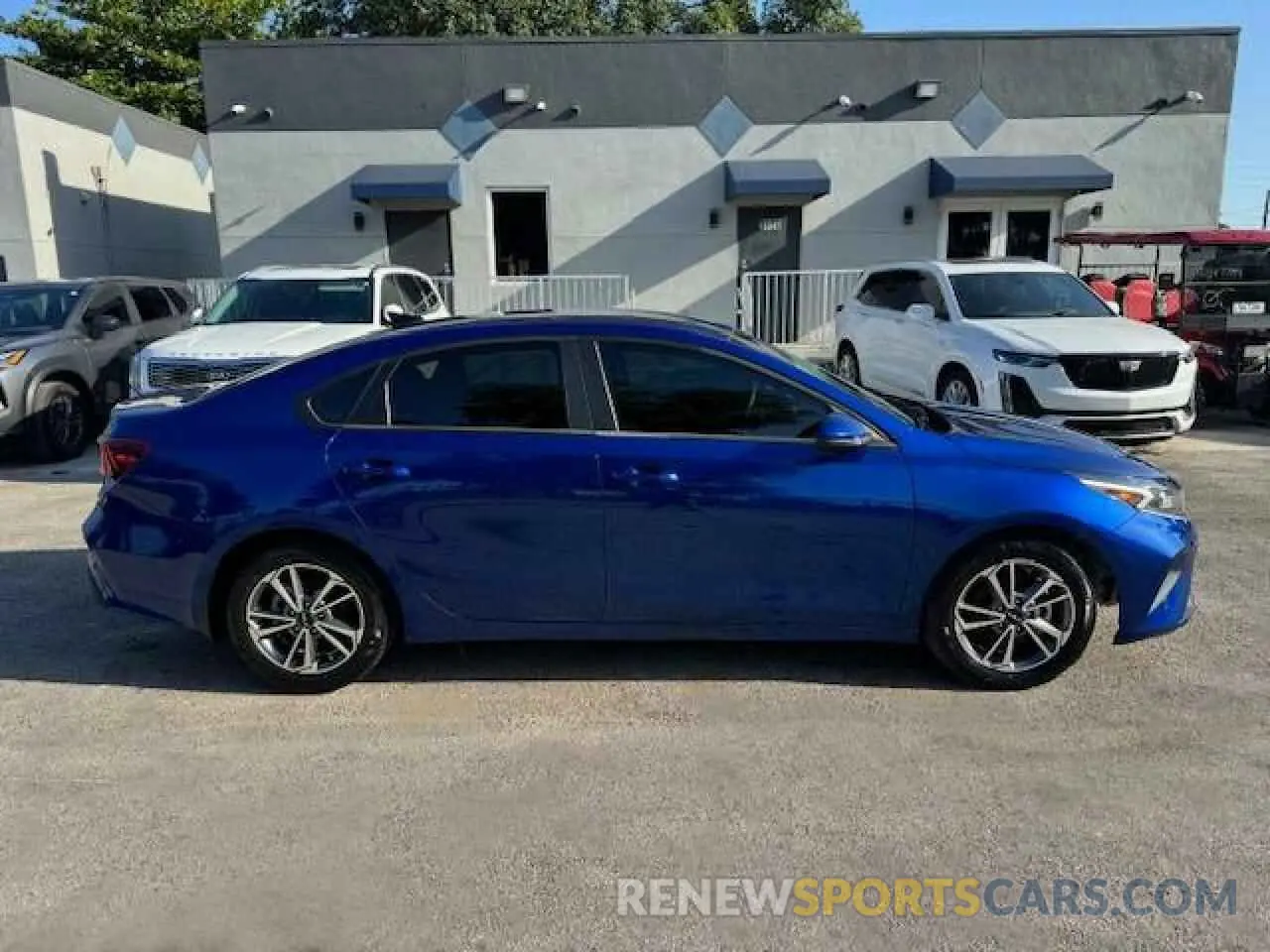 13 Photograph of a damaged car 3KPF24AD4NE464503 KIA FORTE 2022