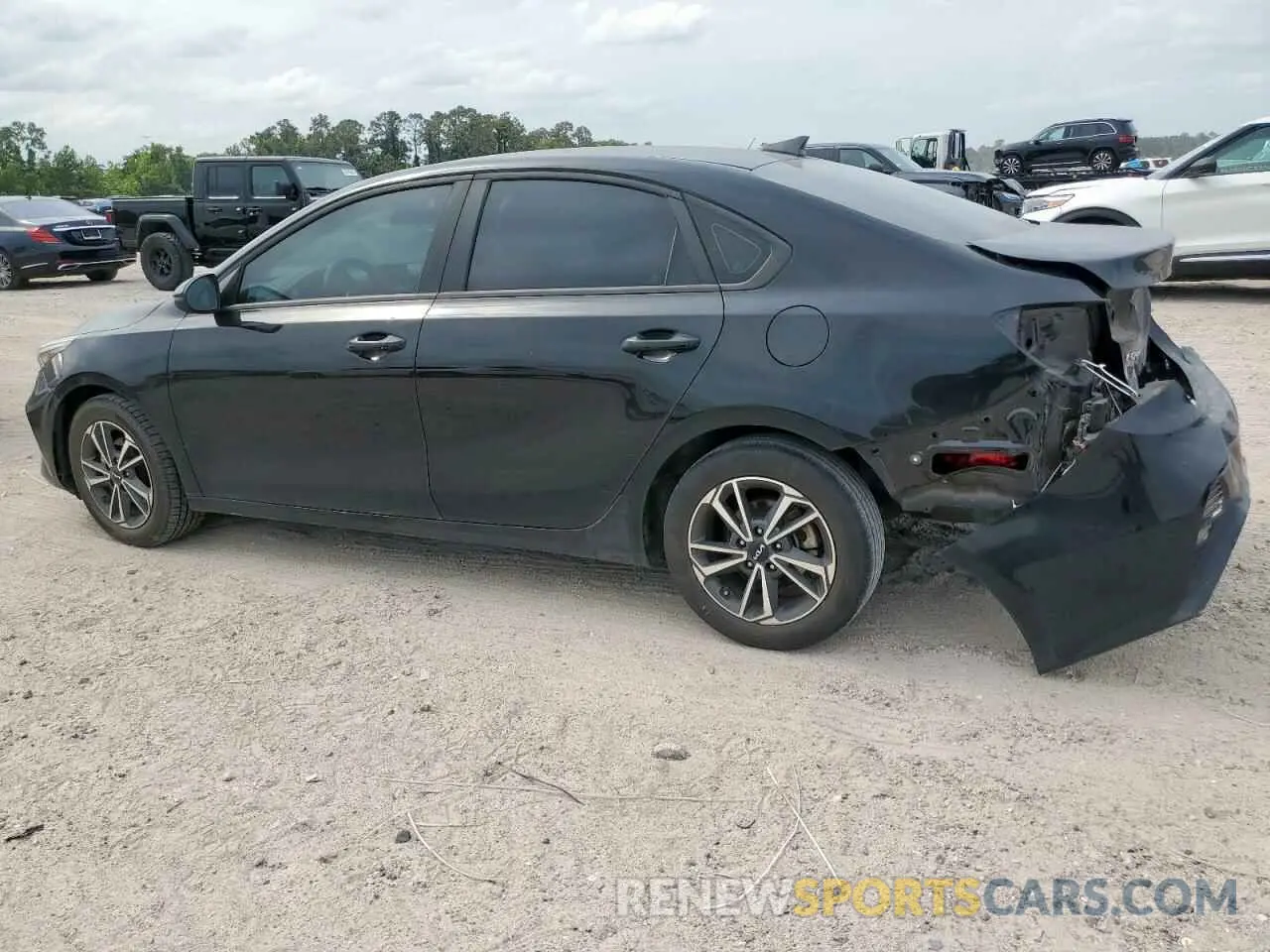2 Photograph of a damaged car 3KPF24AD4NE472553 KIA FORTE 2022