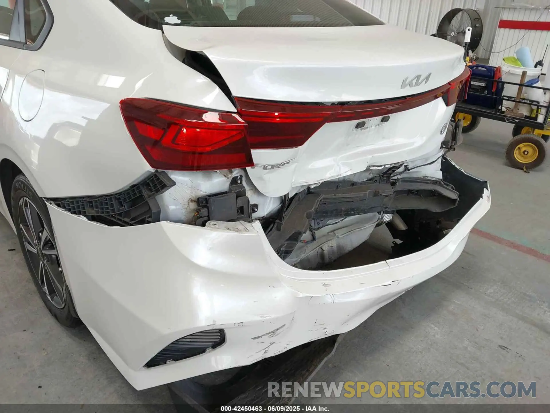 6 Photograph of a damaged car 3KPF24AD4NE473802 KIA FORTE 2022