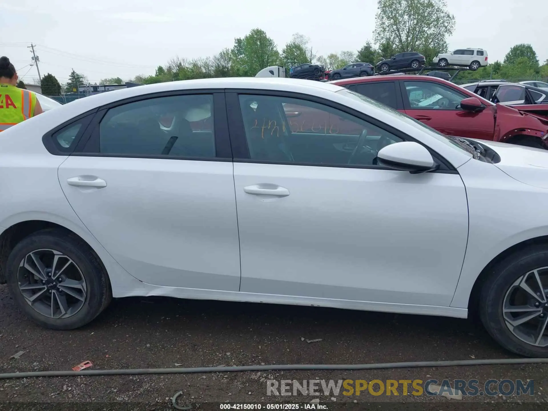 14 Photograph of a damaged car 3KPF24AD5NE430893 KIA FORTE 2022