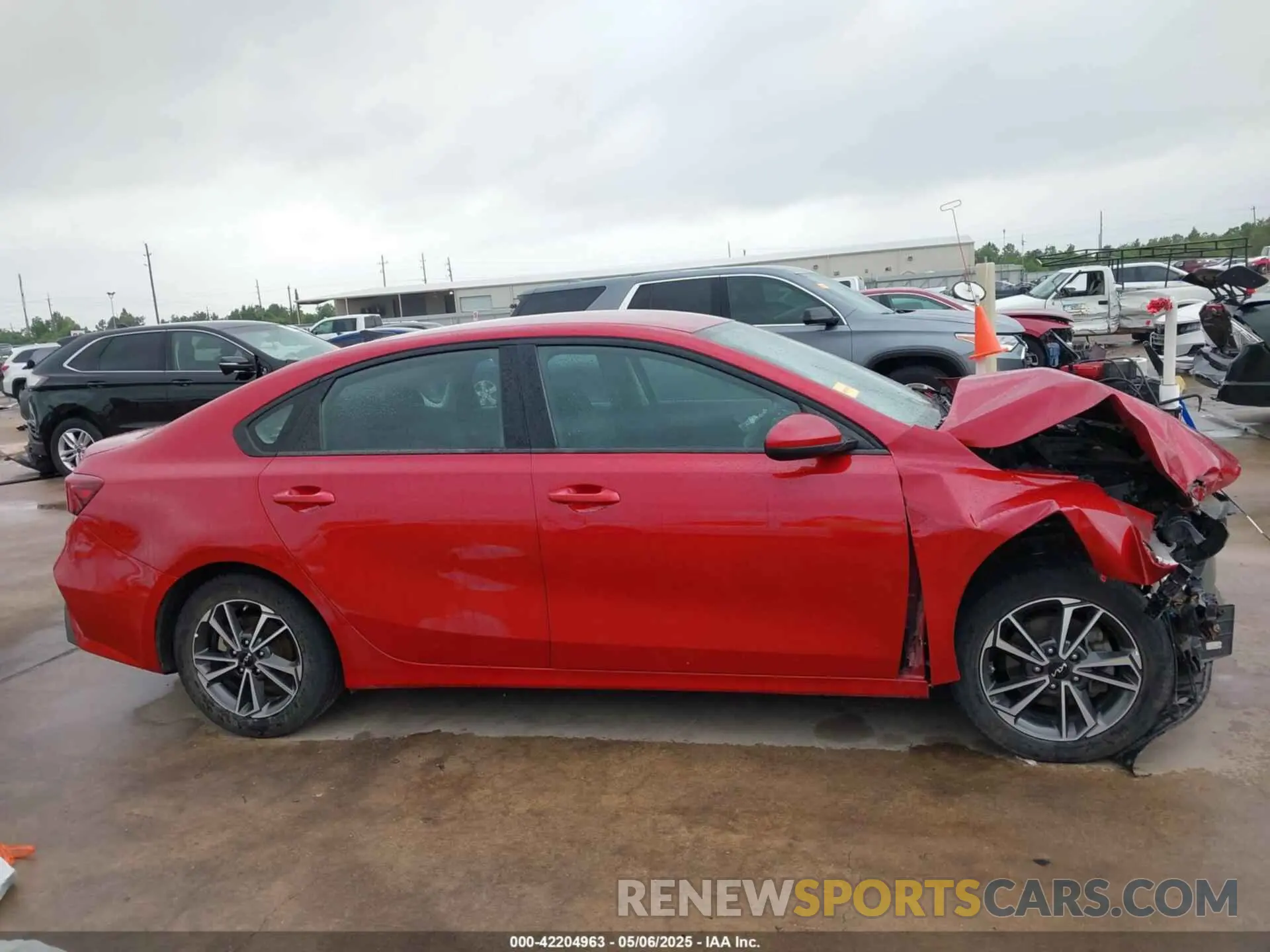14 Photograph of a damaged car 3KPF24AD5NE450111 KIA FORTE 2022