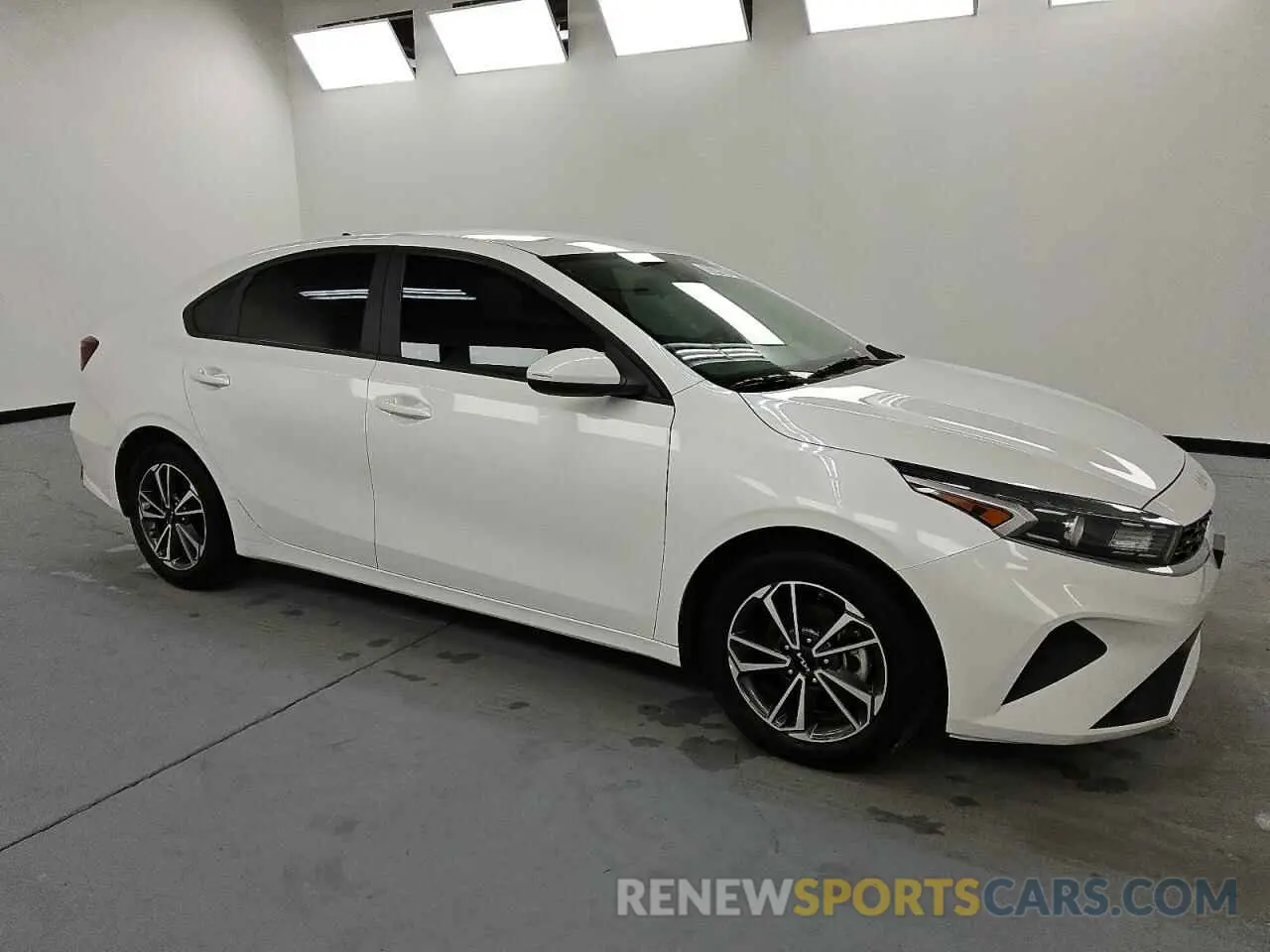 4 Photograph of a damaged car 3KPF24AD5NE482413 KIA FORTE 2022