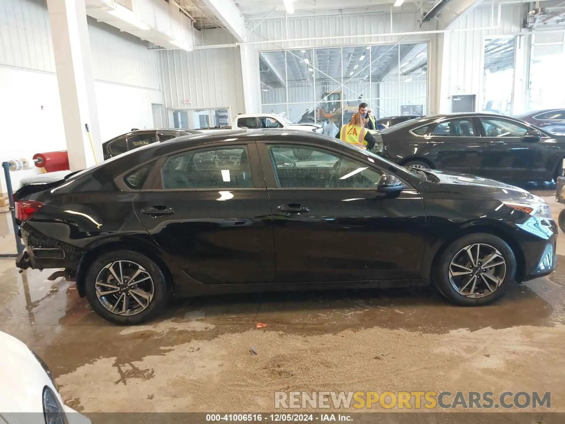 13 Photograph of a damaged car 3KPF24AD5NE484890 KIA FORTE 2022