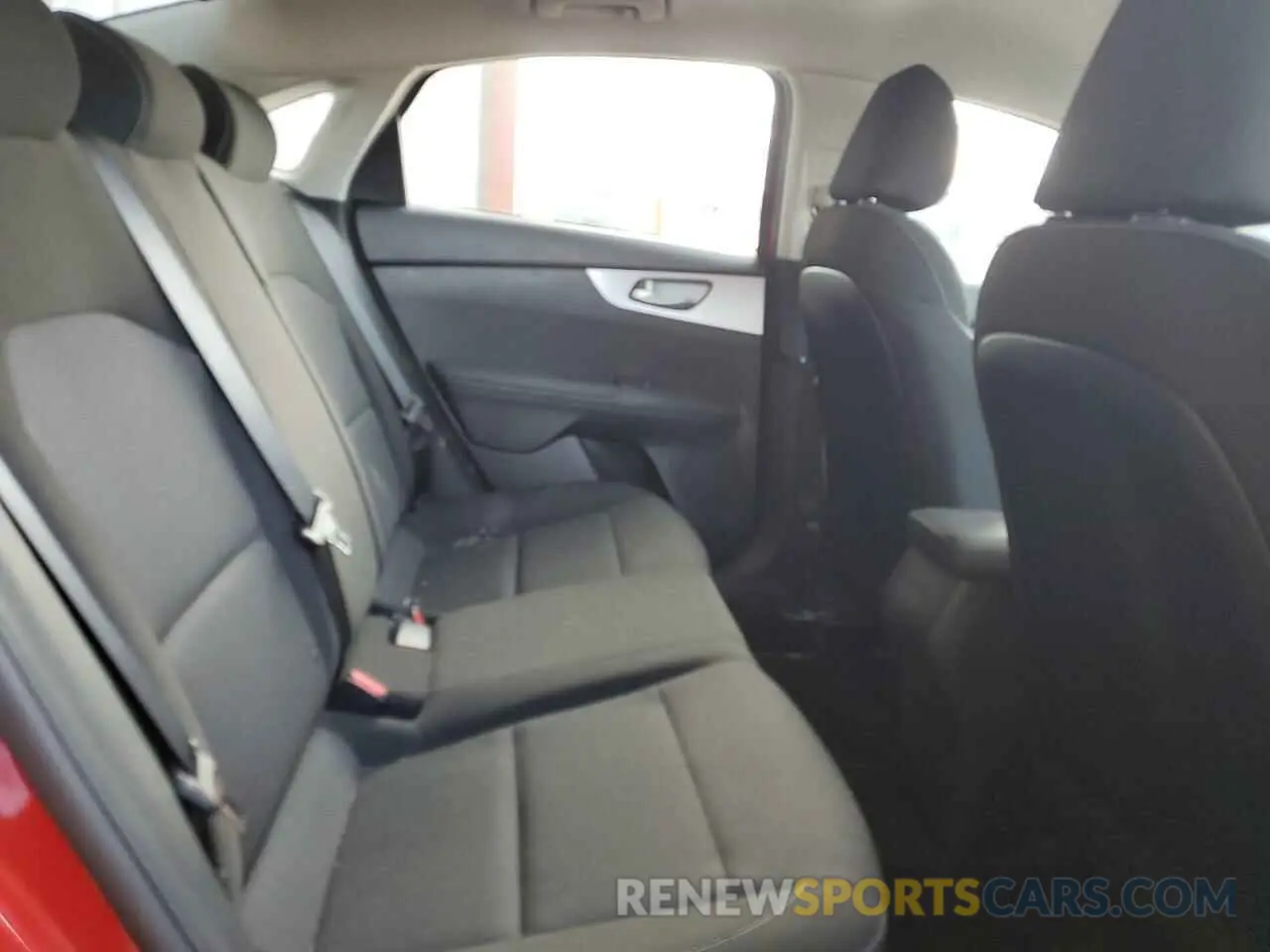 10 Photograph of a damaged car 3KPF24AD5NE497090 KIA FORTE 2022
