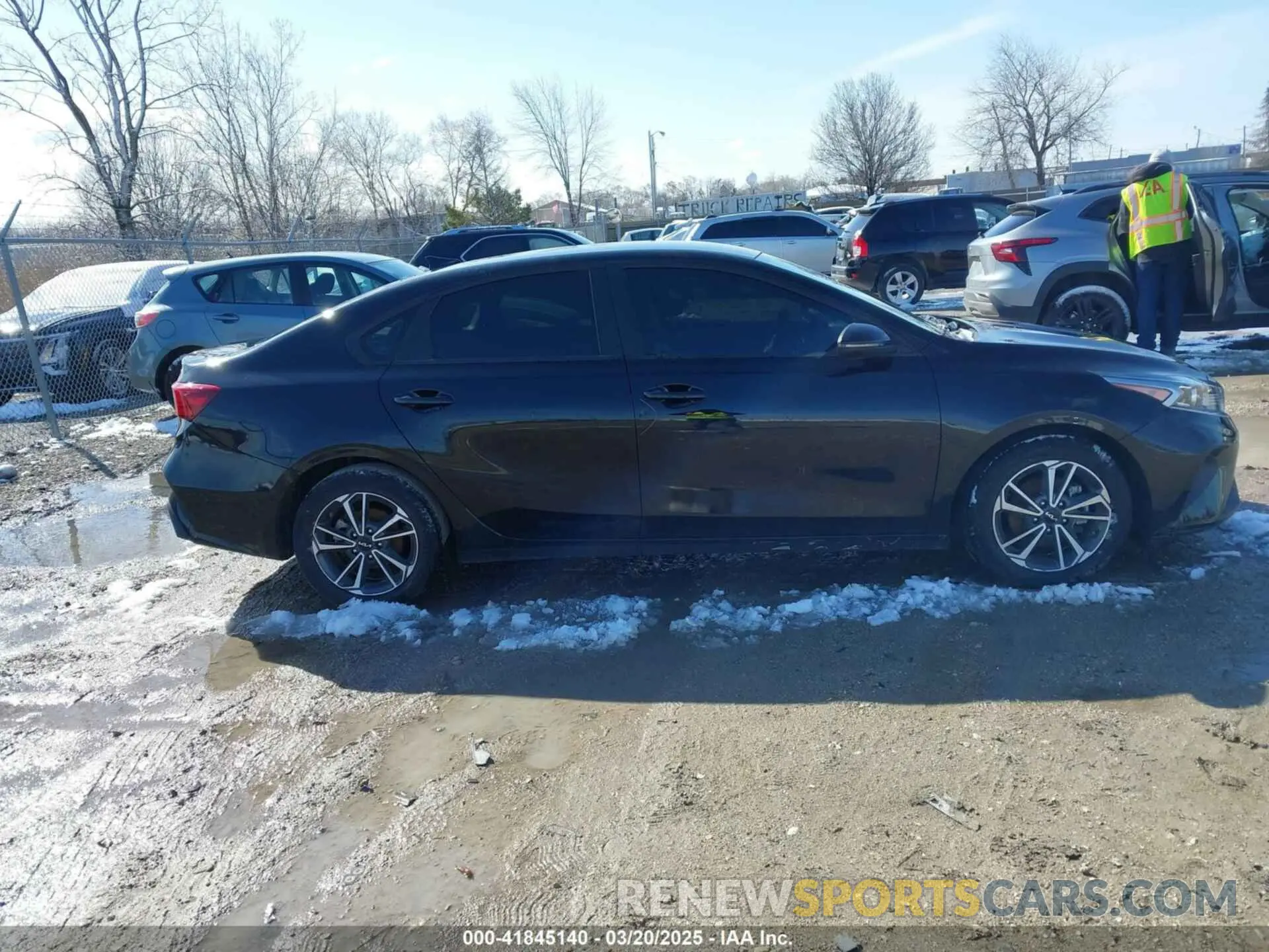 13 Photograph of a damaged car 3KPF24AD6NE424973 KIA FORTE 2022