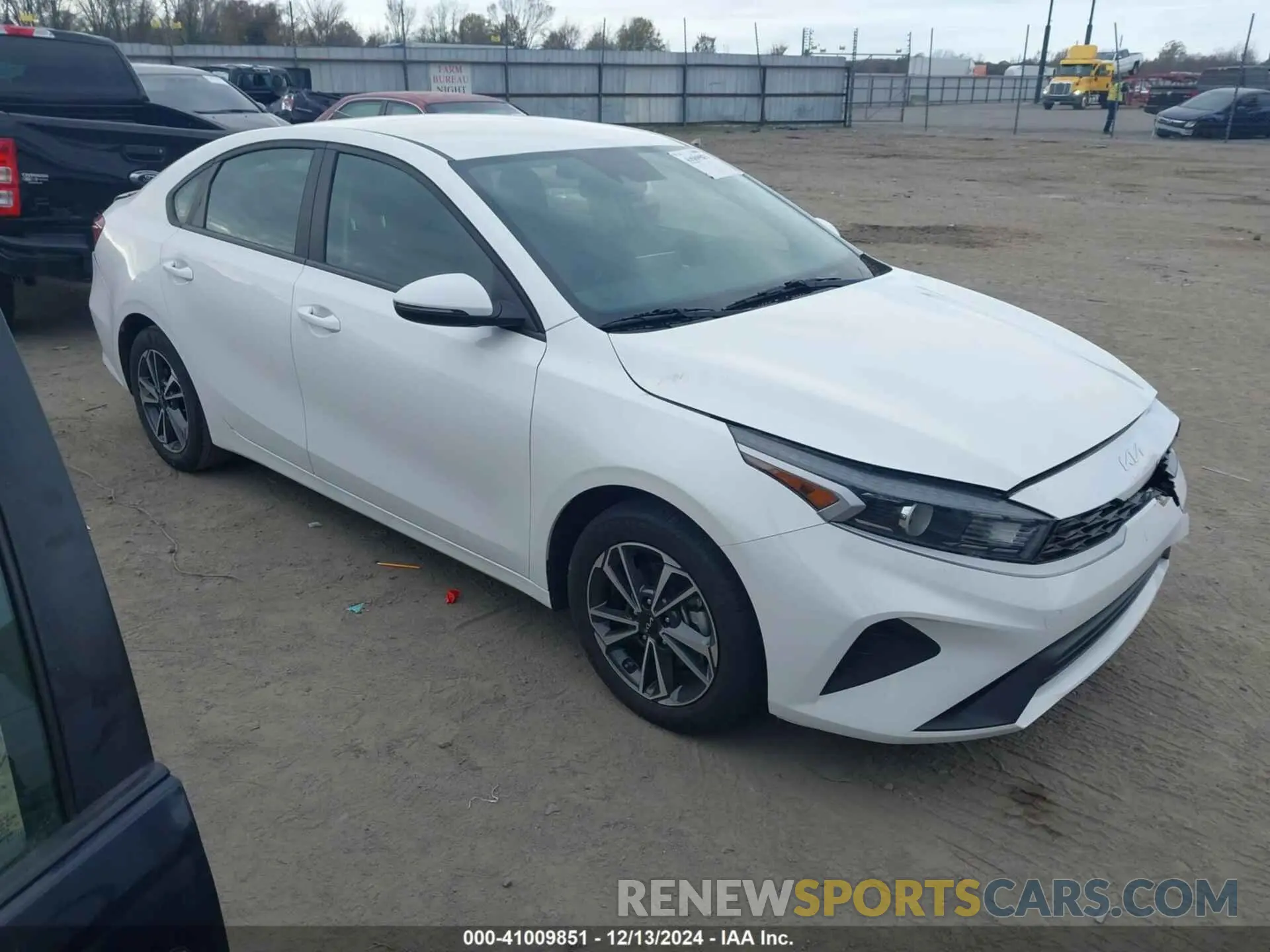 1 Photograph of a damaged car 3KPF24AD6NE425606 KIA FORTE 2022