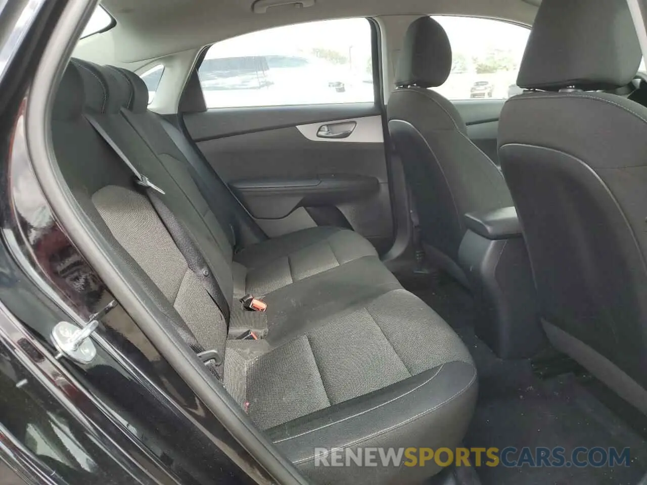10 Photograph of a damaged car 3KPF24AD6NE450408 KIA FORTE 2022