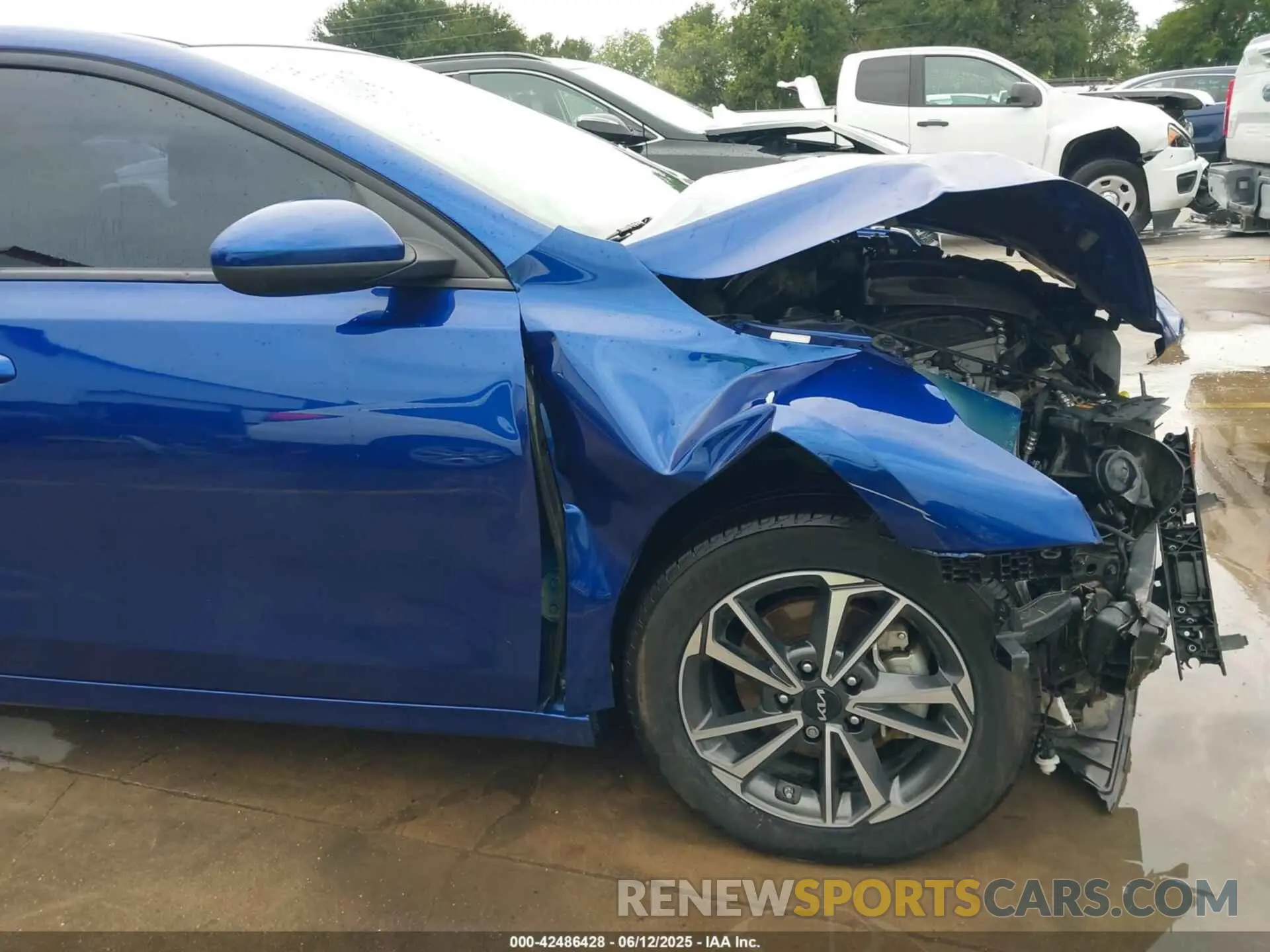 18 Photograph of a damaged car 3KPF24AD6NE455706 KIA FORTE 2022