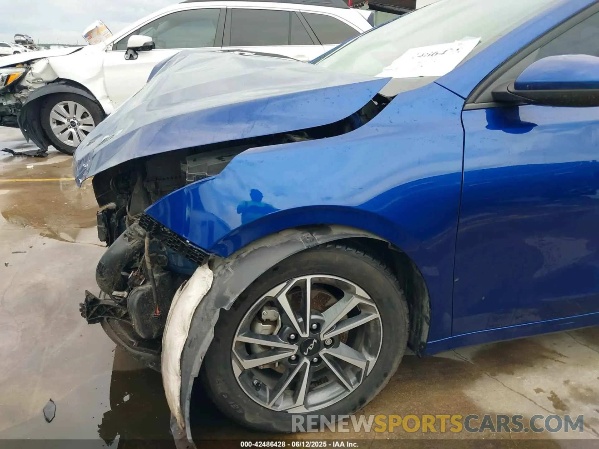 19 Photograph of a damaged car 3KPF24AD6NE455706 KIA FORTE 2022
