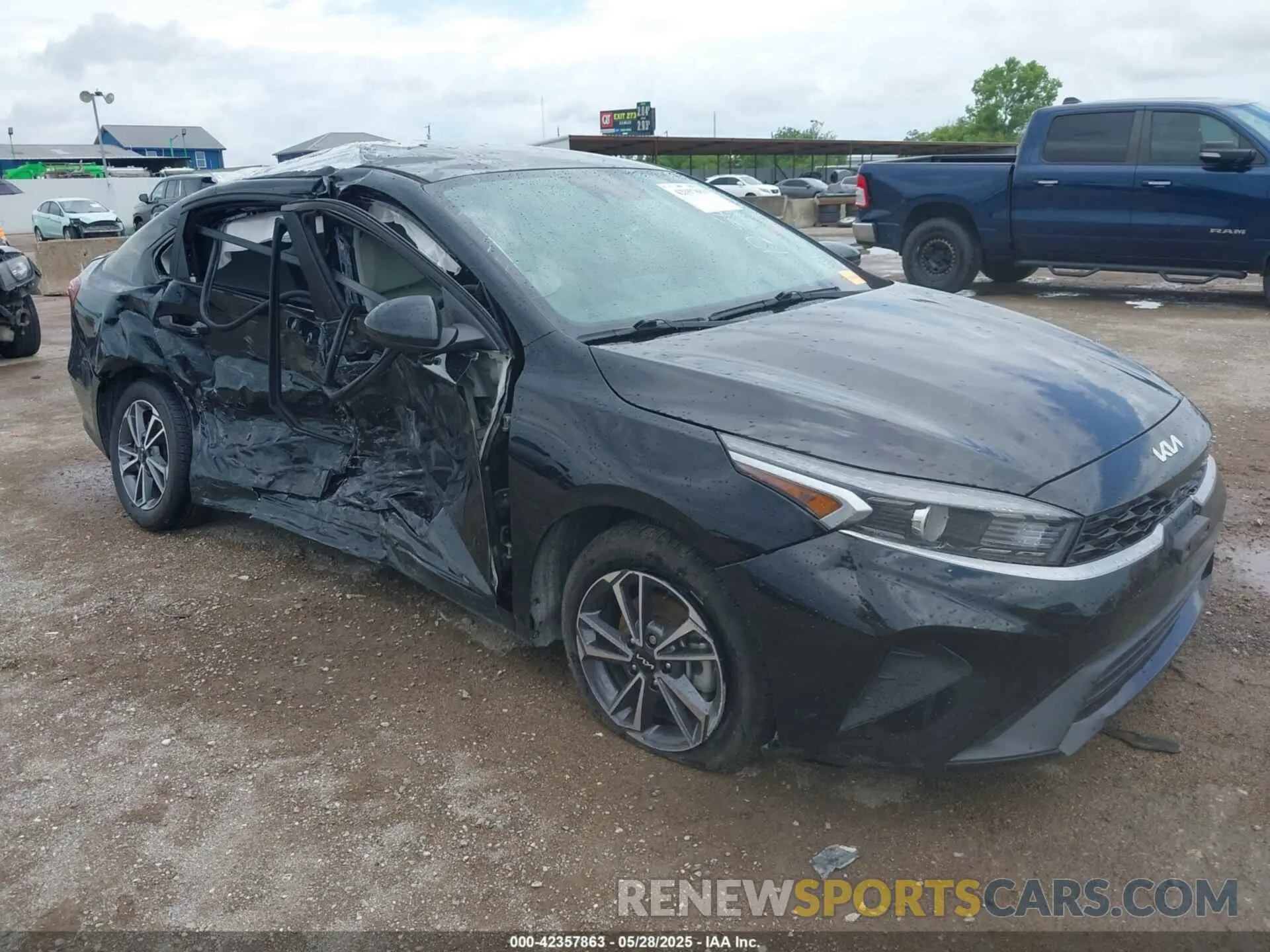 1 Photograph of a damaged car 3KPF24AD6NE467466 KIA FORTE 2022