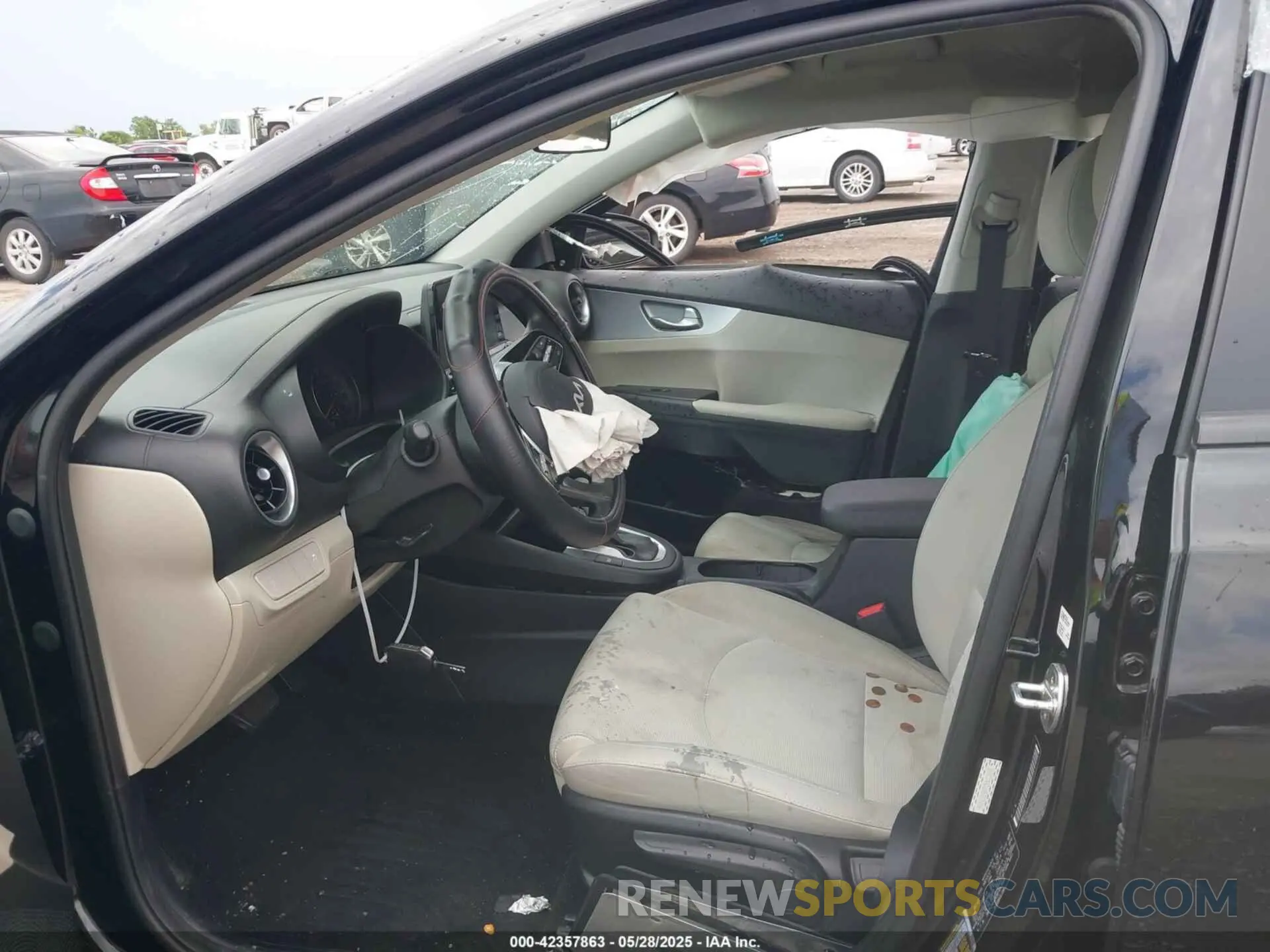 5 Photograph of a damaged car 3KPF24AD6NE467466 KIA FORTE 2022