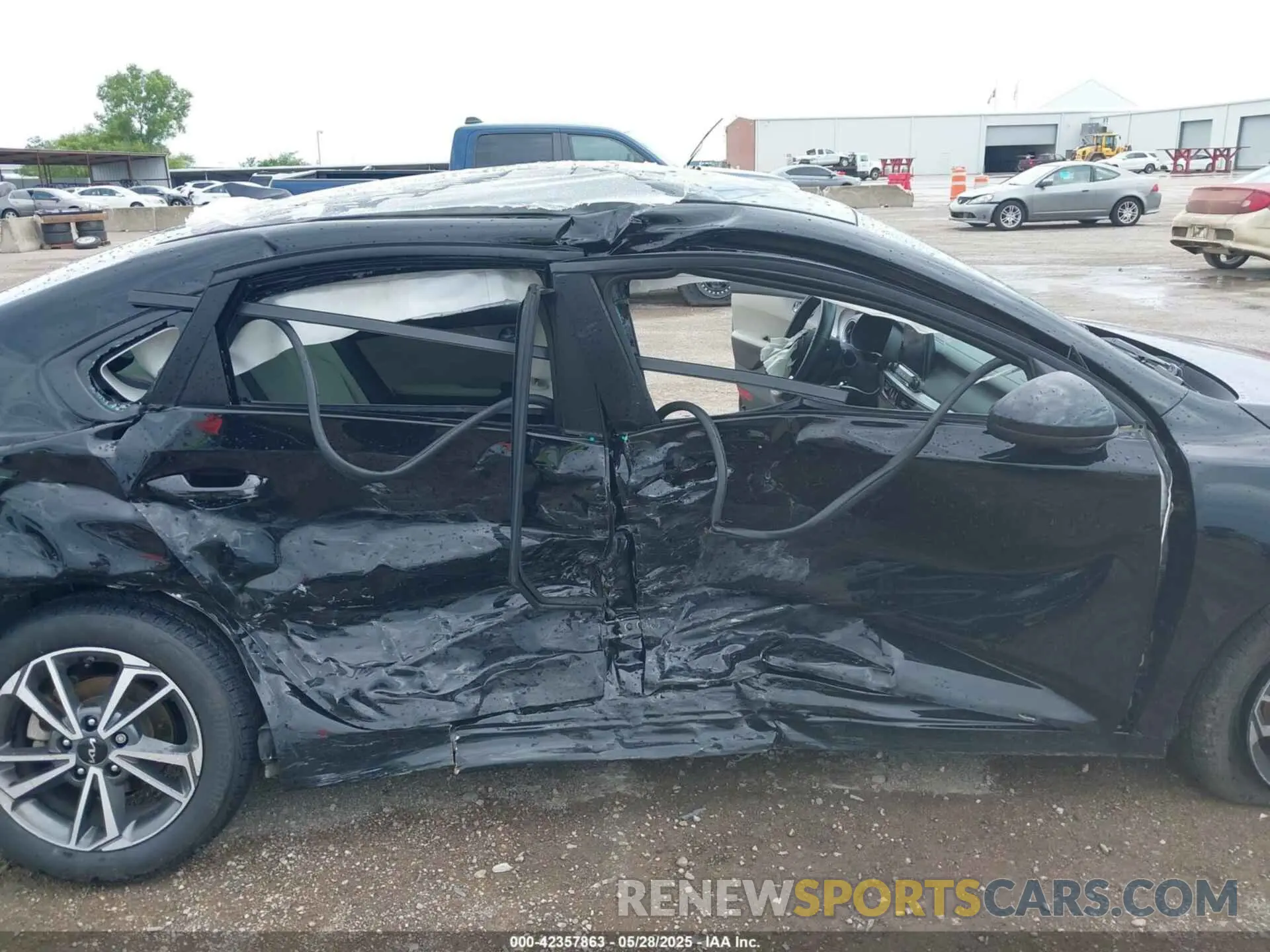 6 Photograph of a damaged car 3KPF24AD6NE467466 KIA FORTE 2022