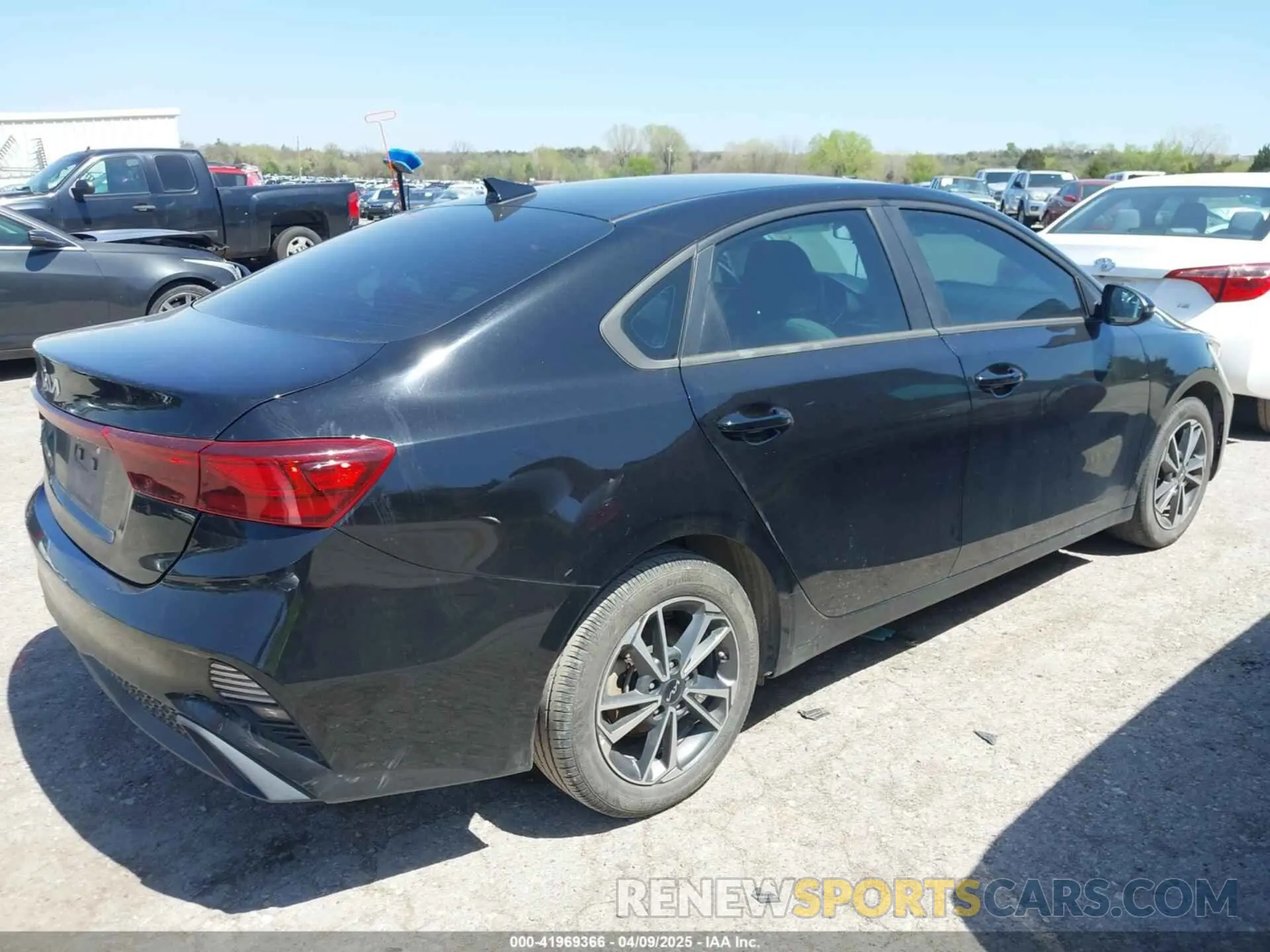 4 Photograph of a damaged car 3KPF24AD6NE469430 KIA FORTE 2022