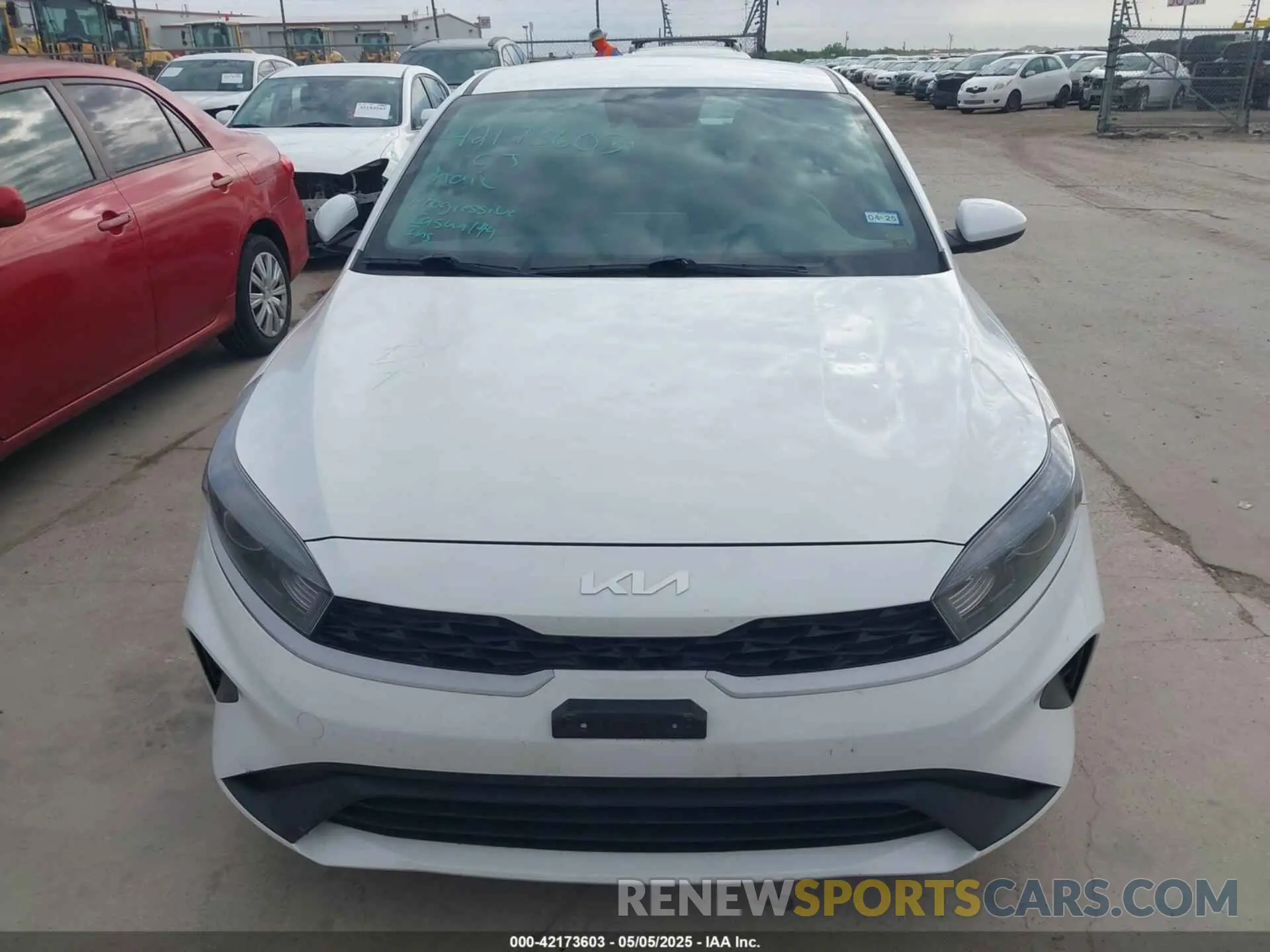 12 Photograph of a damaged car 3KPF24AD6NE487670 KIA FORTE 2022