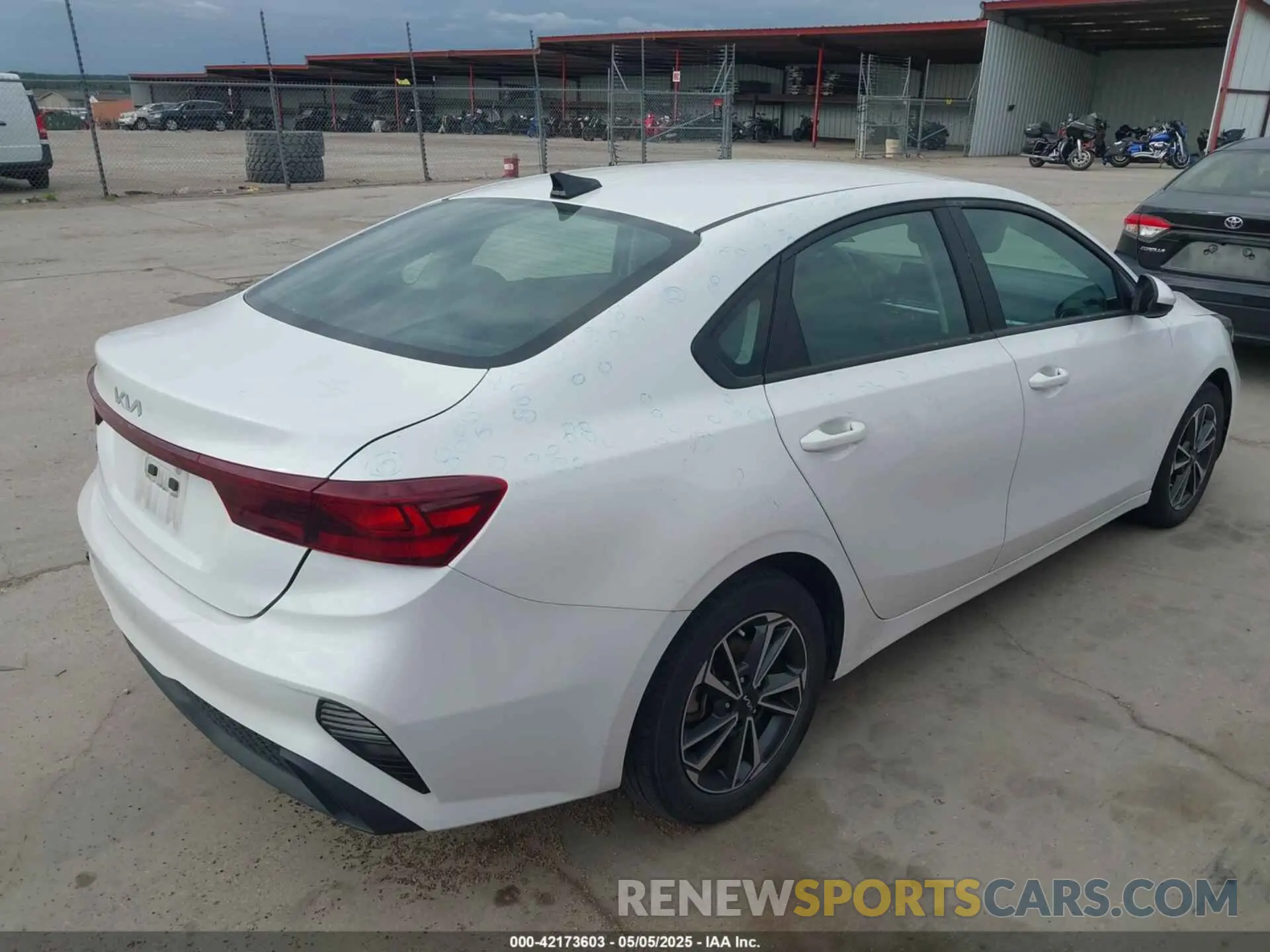 4 Photograph of a damaged car 3KPF24AD6NE487670 KIA FORTE 2022