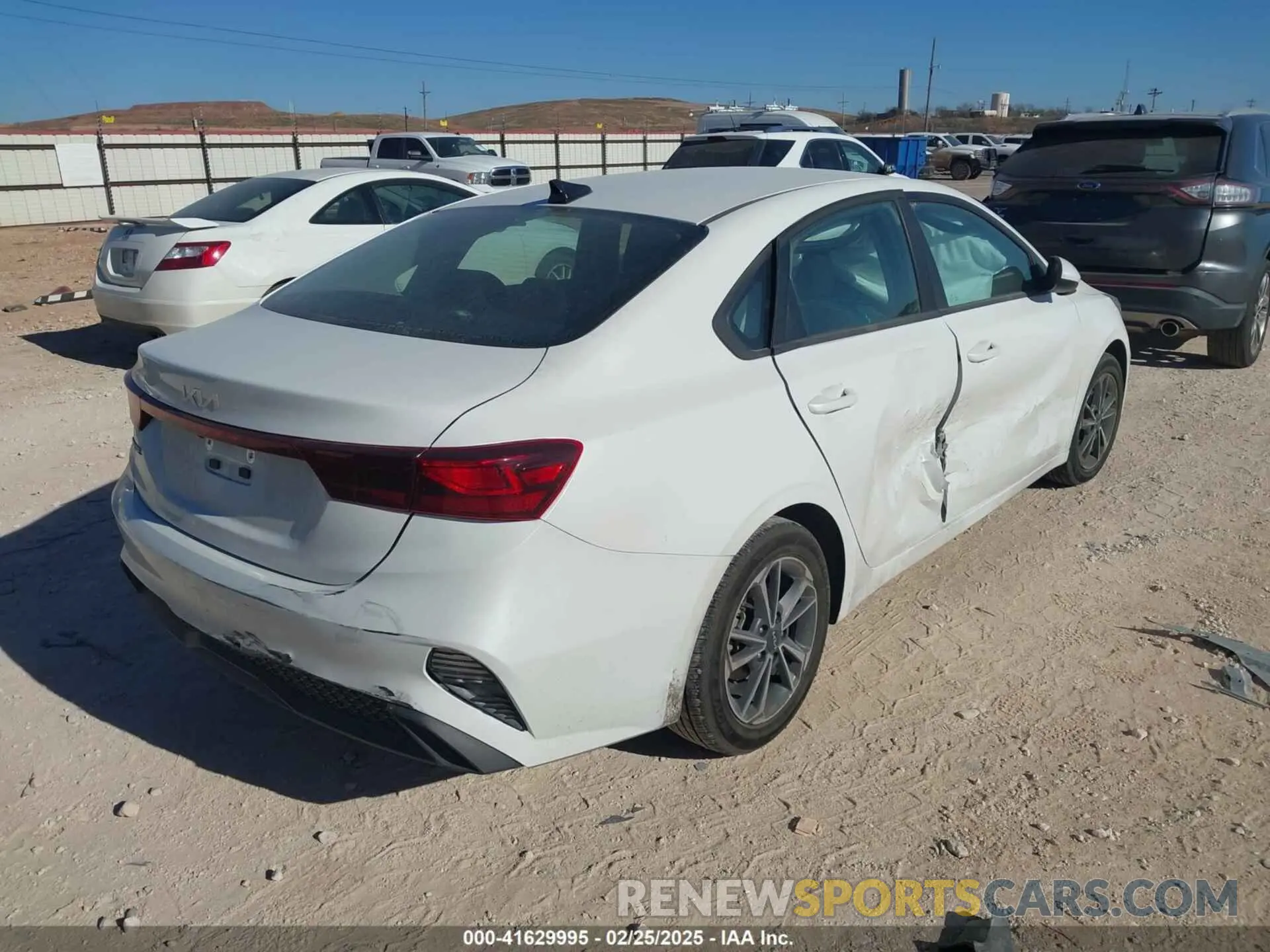 4 Photograph of a damaged car 3KPF24AD7NE479402 KIA FORTE 2022