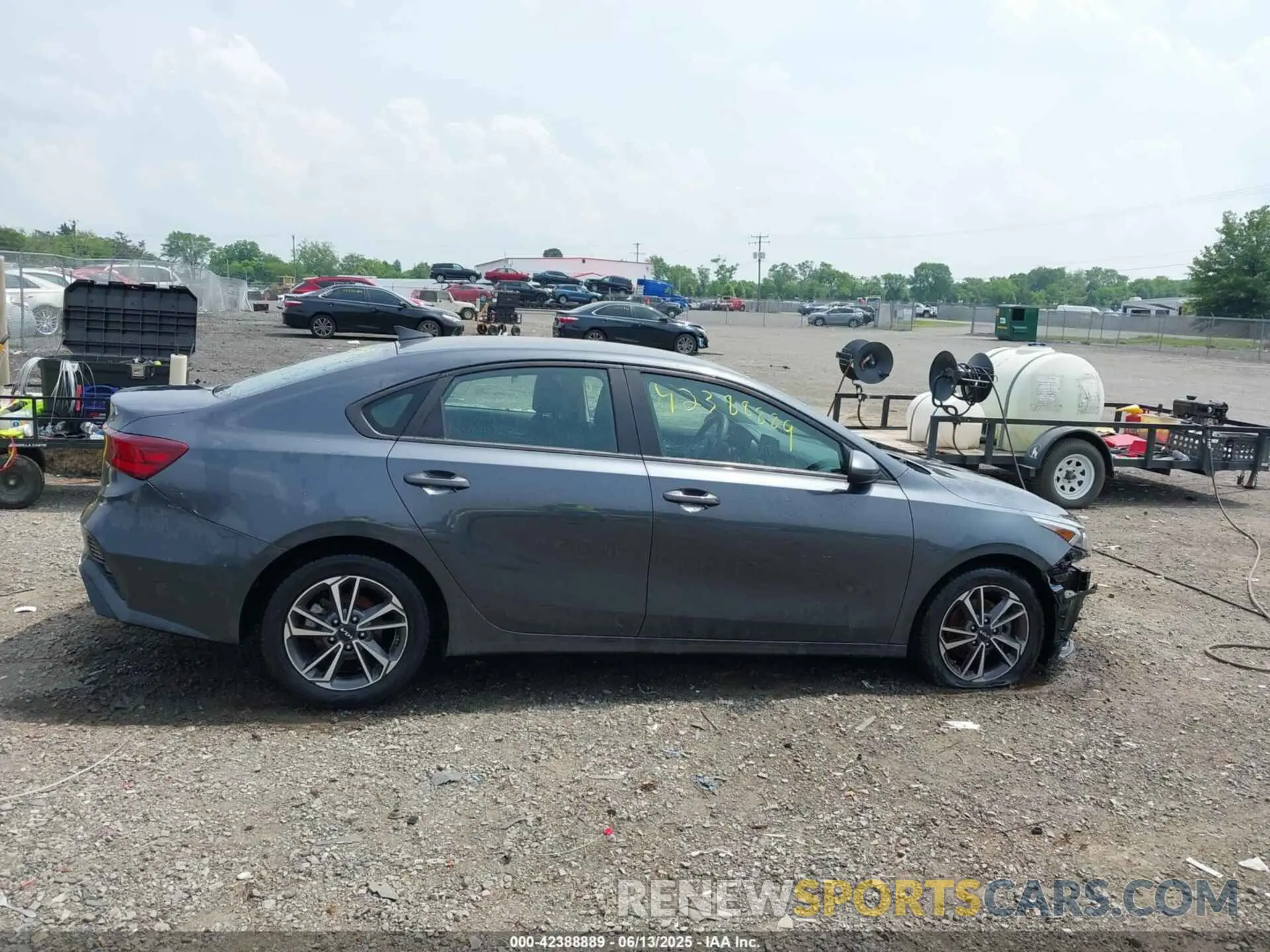 14 Photograph of a damaged car 3KPF24AD7NE480694 KIA FORTE 2022