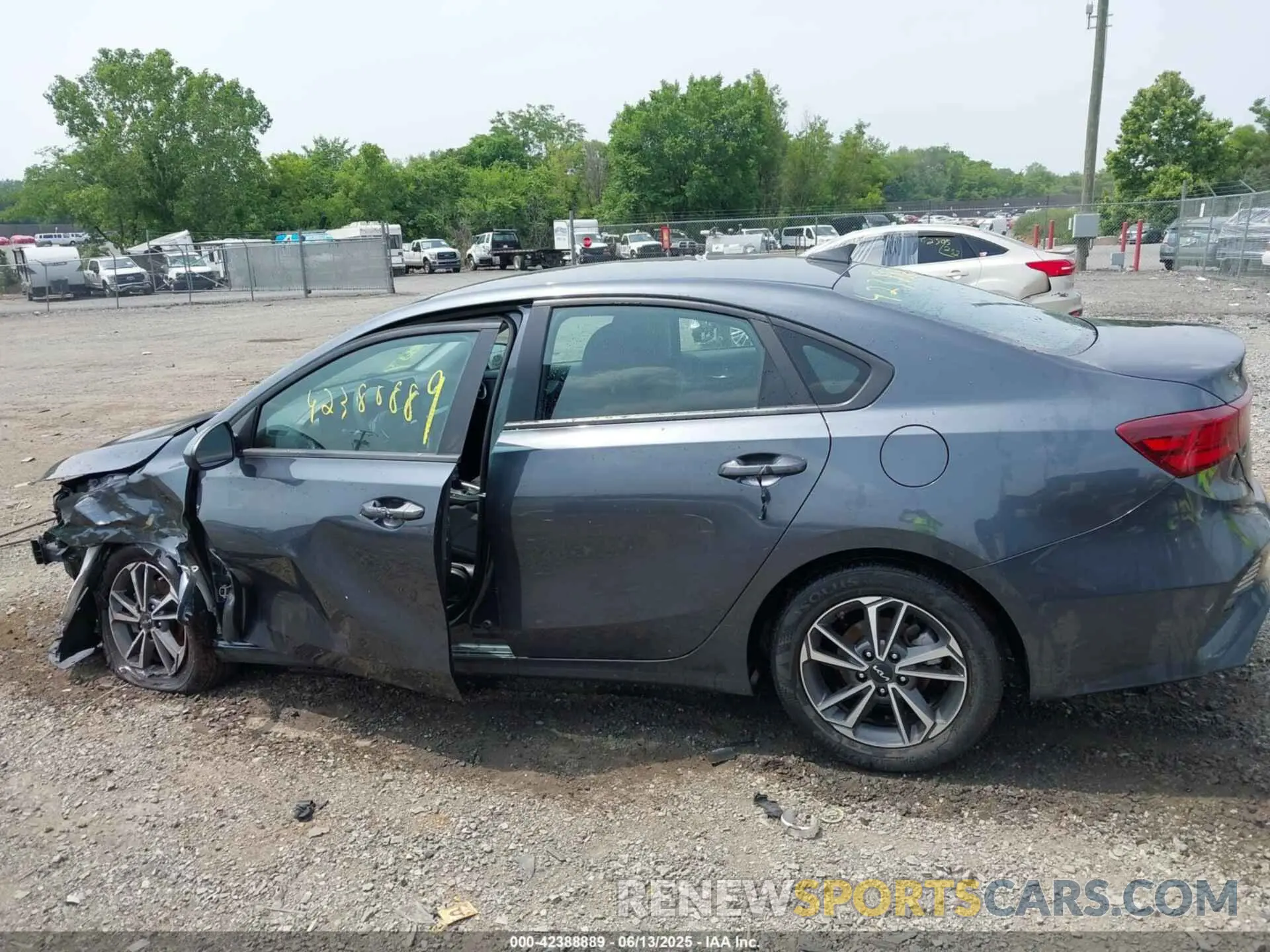 15 Photograph of a damaged car 3KPF24AD7NE480694 KIA FORTE 2022