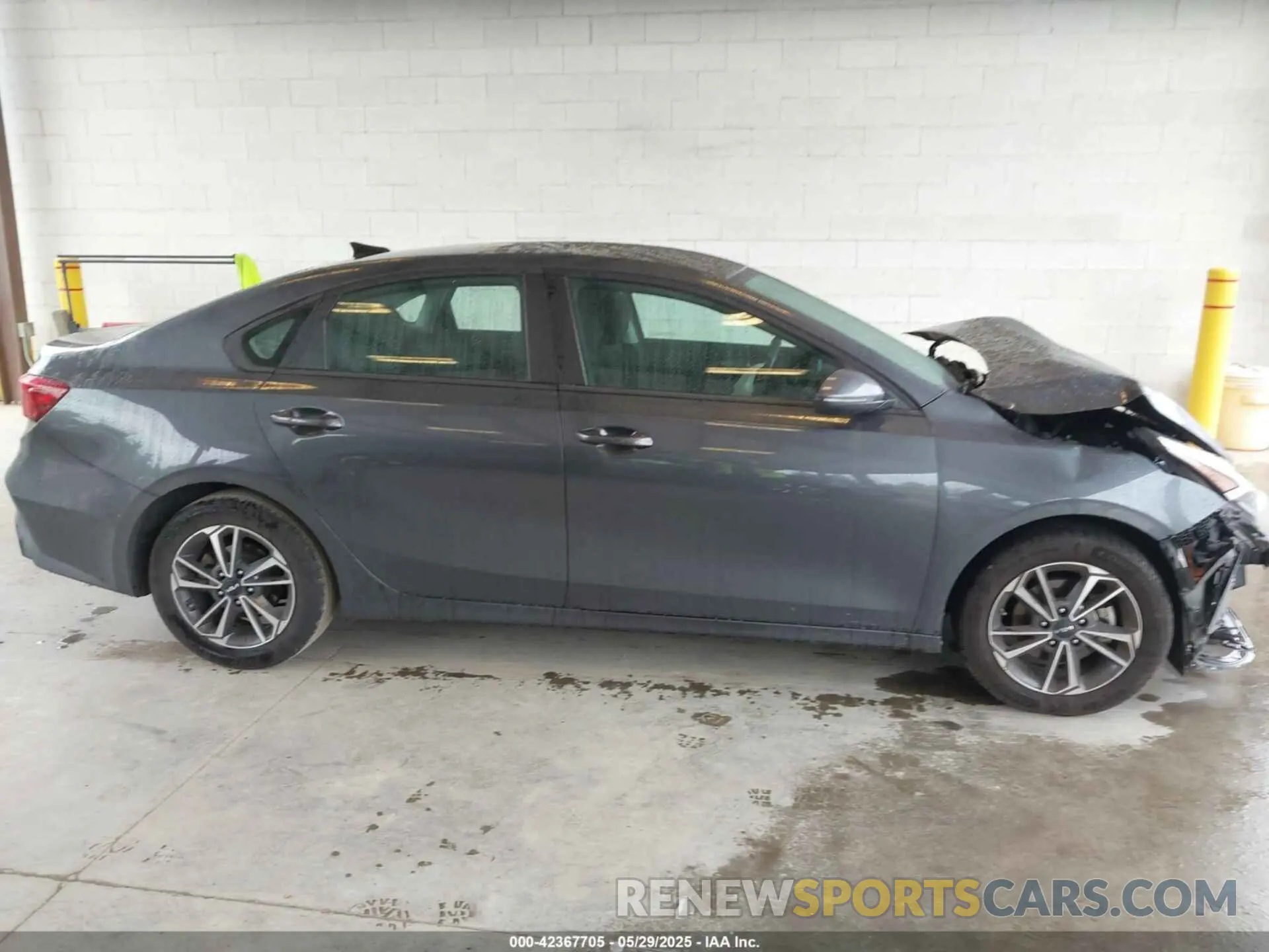 14 Photograph of a damaged car 3KPF24AD8NE416728 KIA FORTE 2022