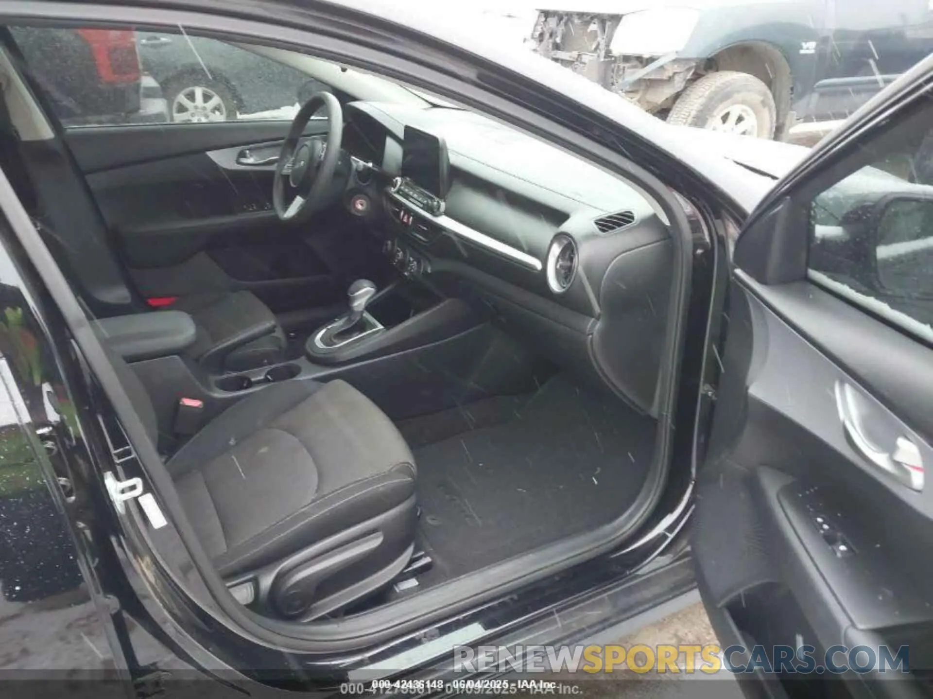 5 Photograph of a damaged car 3KPF24AD8NE424781 KIA FORTE 2022