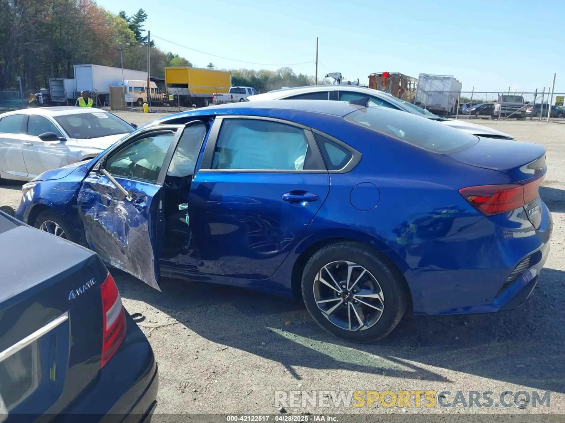 14 Photograph of a damaged car 3KPF24AD8NE499626 KIA FORTE 2022