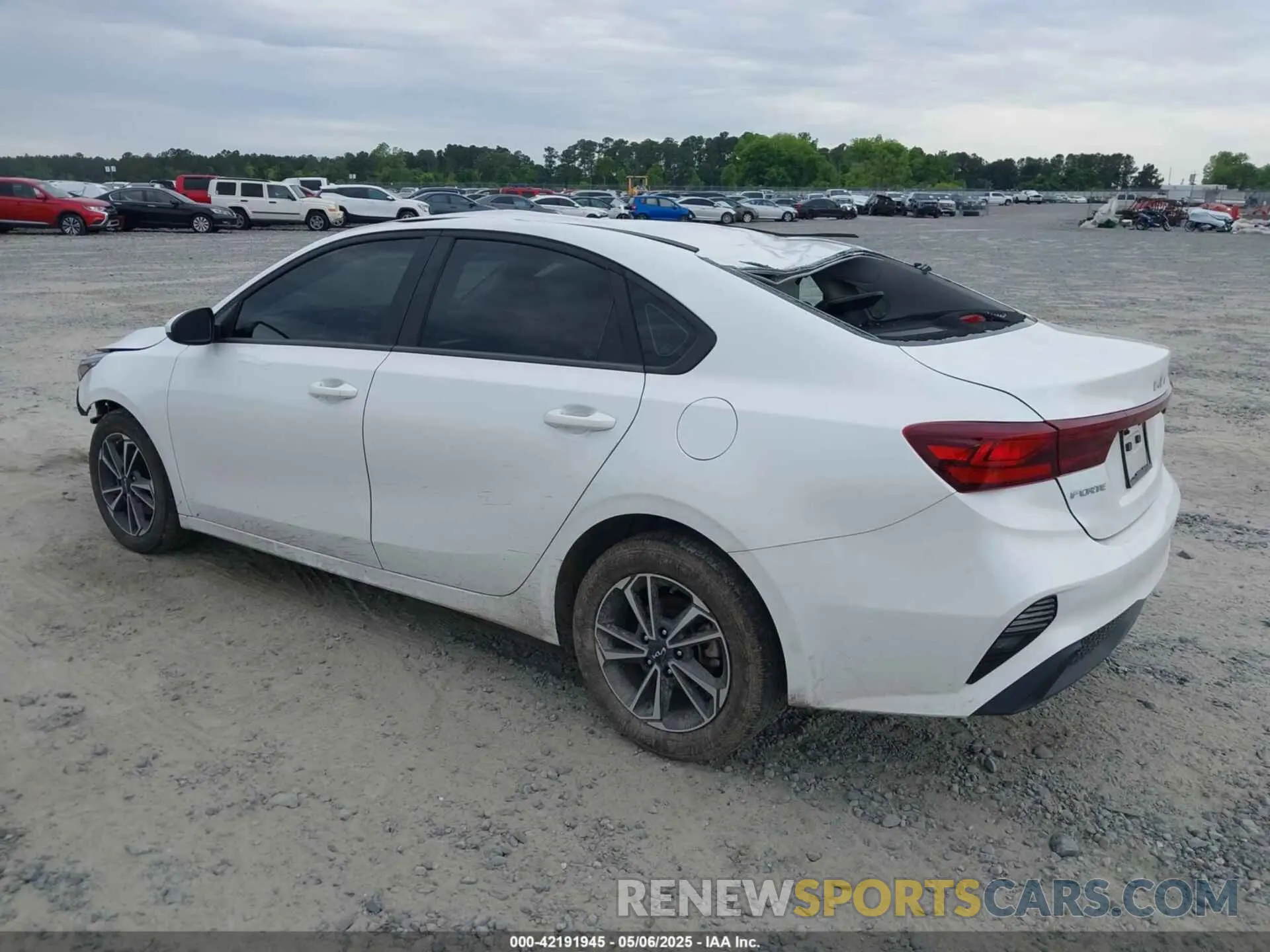 3 Photograph of a damaged car 3KPF24AD9NE434395 KIA FORTE 2022