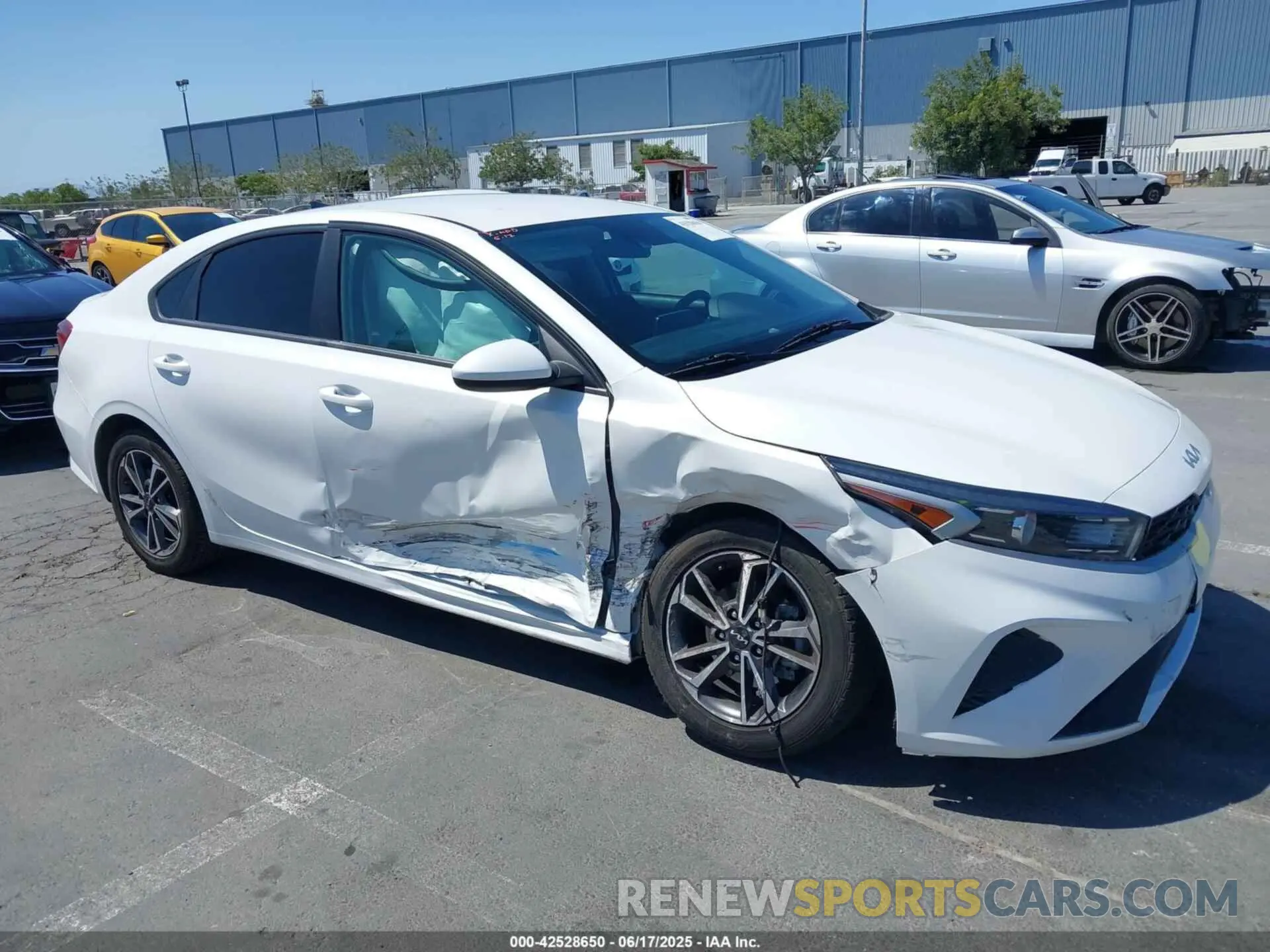 1 Photograph of a damaged car 3KPF24AD9NE436003 KIA FORTE 2022