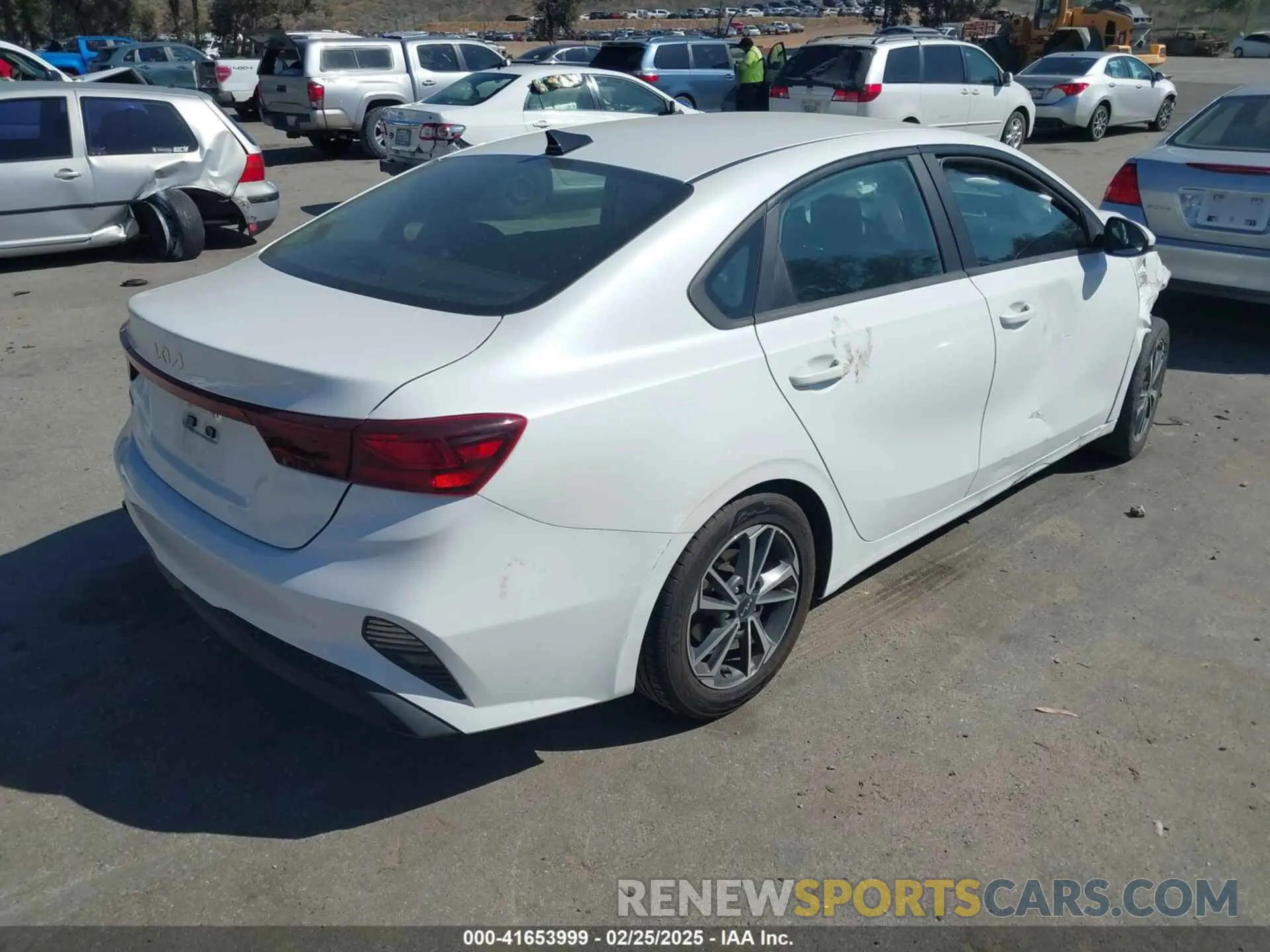 4 Photograph of a damaged car 3KPF24AD9NE446725 KIA FORTE 2022