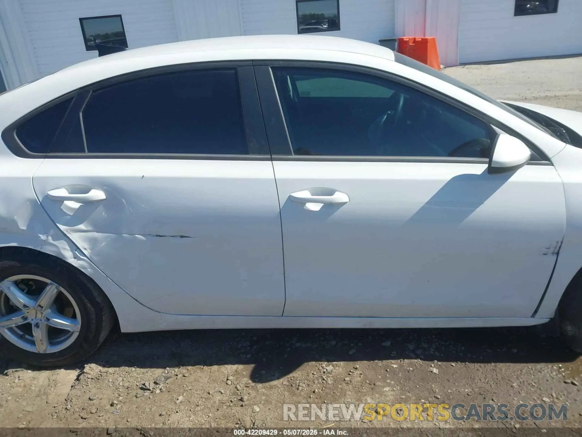 13 Photograph of a damaged car 3KPF24AD9NE447972 KIA FORTE 2022
