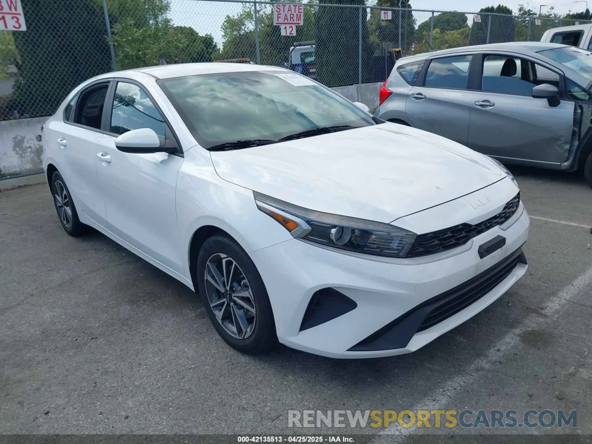 1 Photograph of a damaged car 3KPF24AD9NE456333 KIA FORTE 2022
