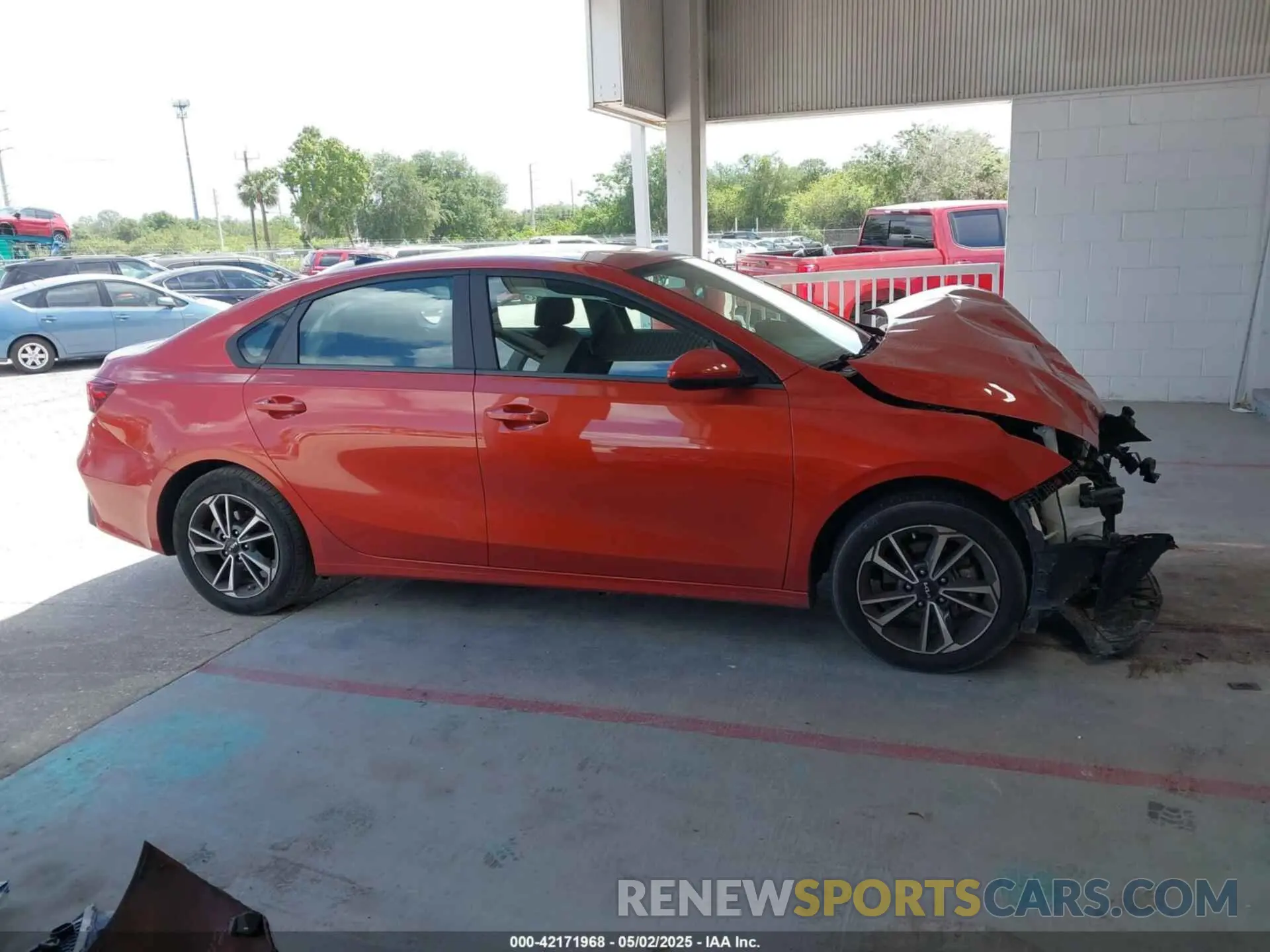 14 Photograph of a damaged car 3KPF24ADXNE419260 KIA FORTE 2022