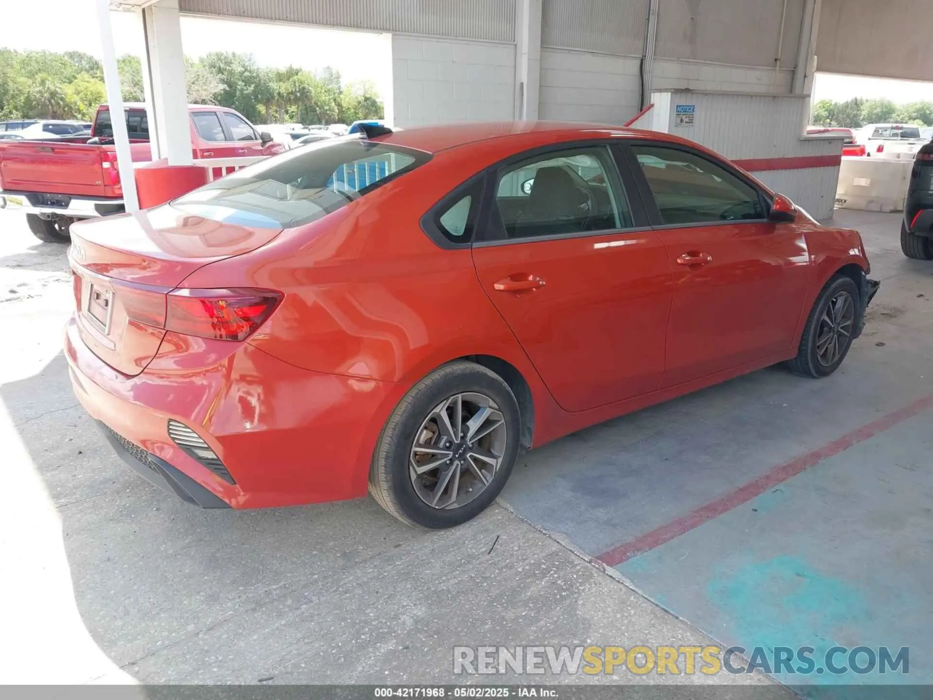 4 Photograph of a damaged car 3KPF24ADXNE419260 KIA FORTE 2022