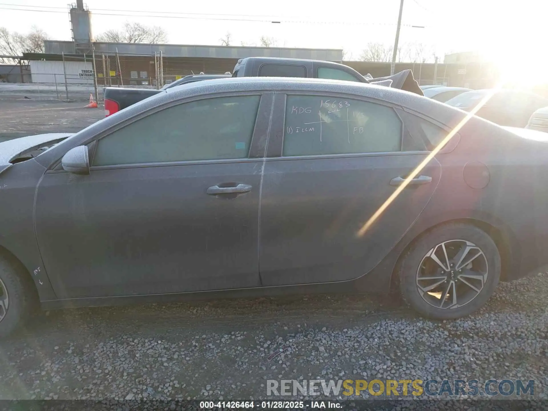 14 Photograph of a damaged car 3KPF24ADXNE424037 KIA FORTE 2022