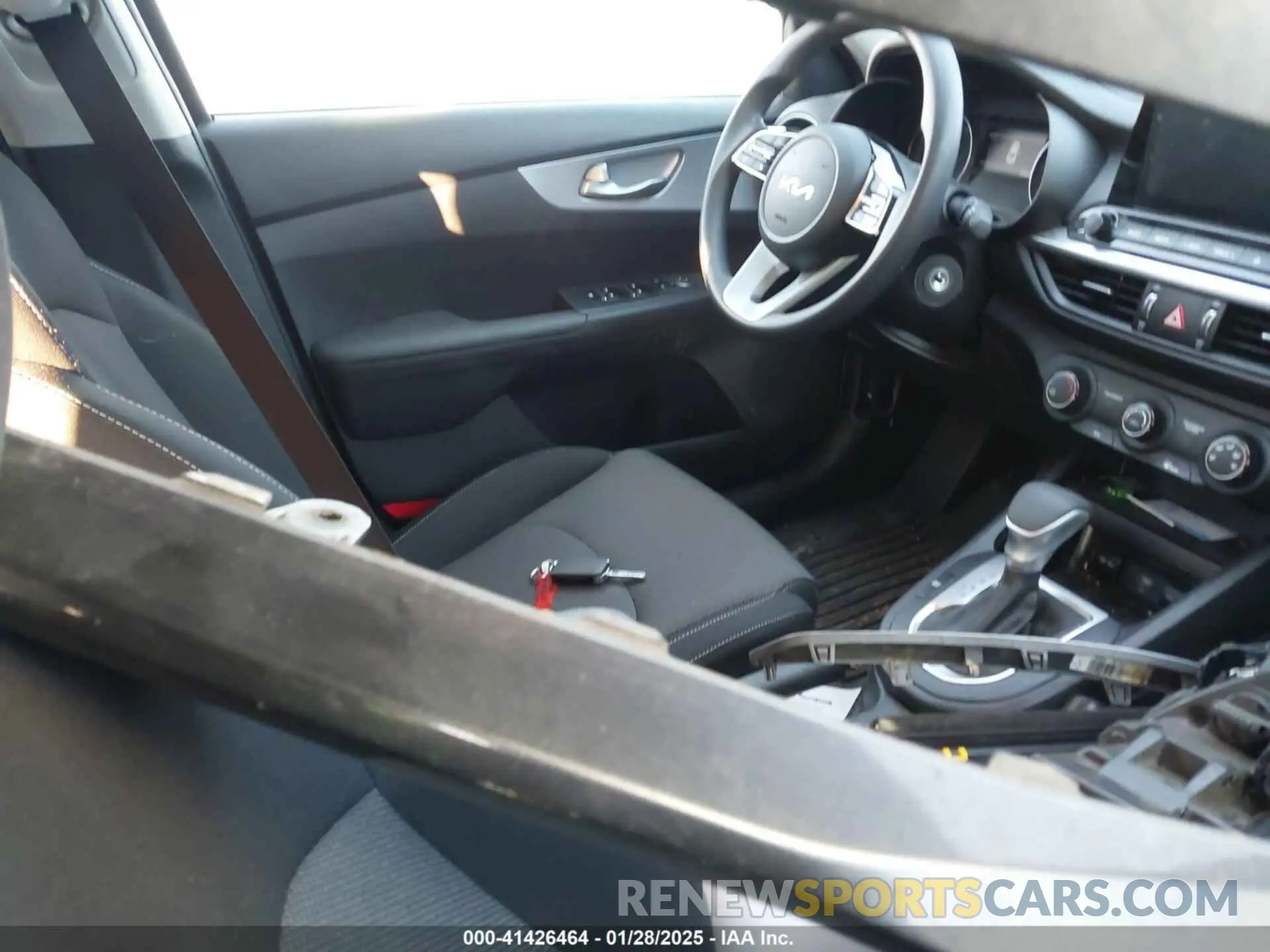 5 Photograph of a damaged car 3KPF24ADXNE424037 KIA FORTE 2022