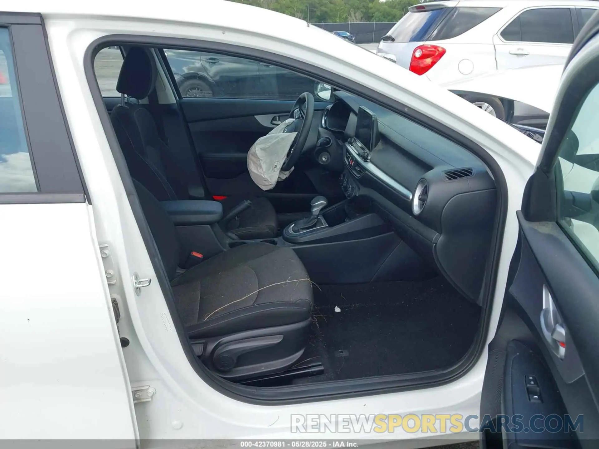 5 Photograph of a damaged car 3KPF24ADXNE448001 KIA FORTE 2022