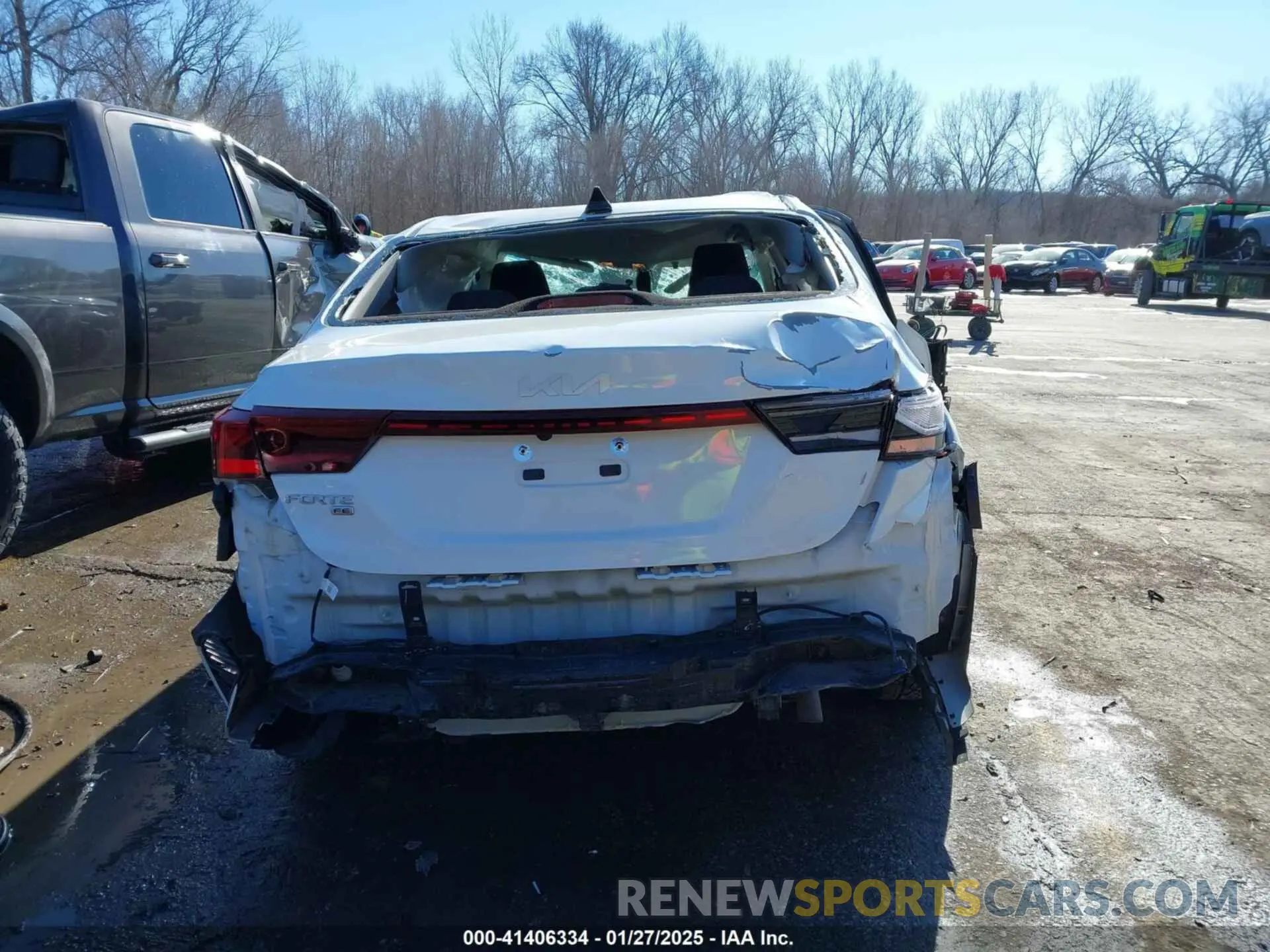 16 Photograph of a damaged car 3KPF24ADXNE474680 KIA FORTE 2022