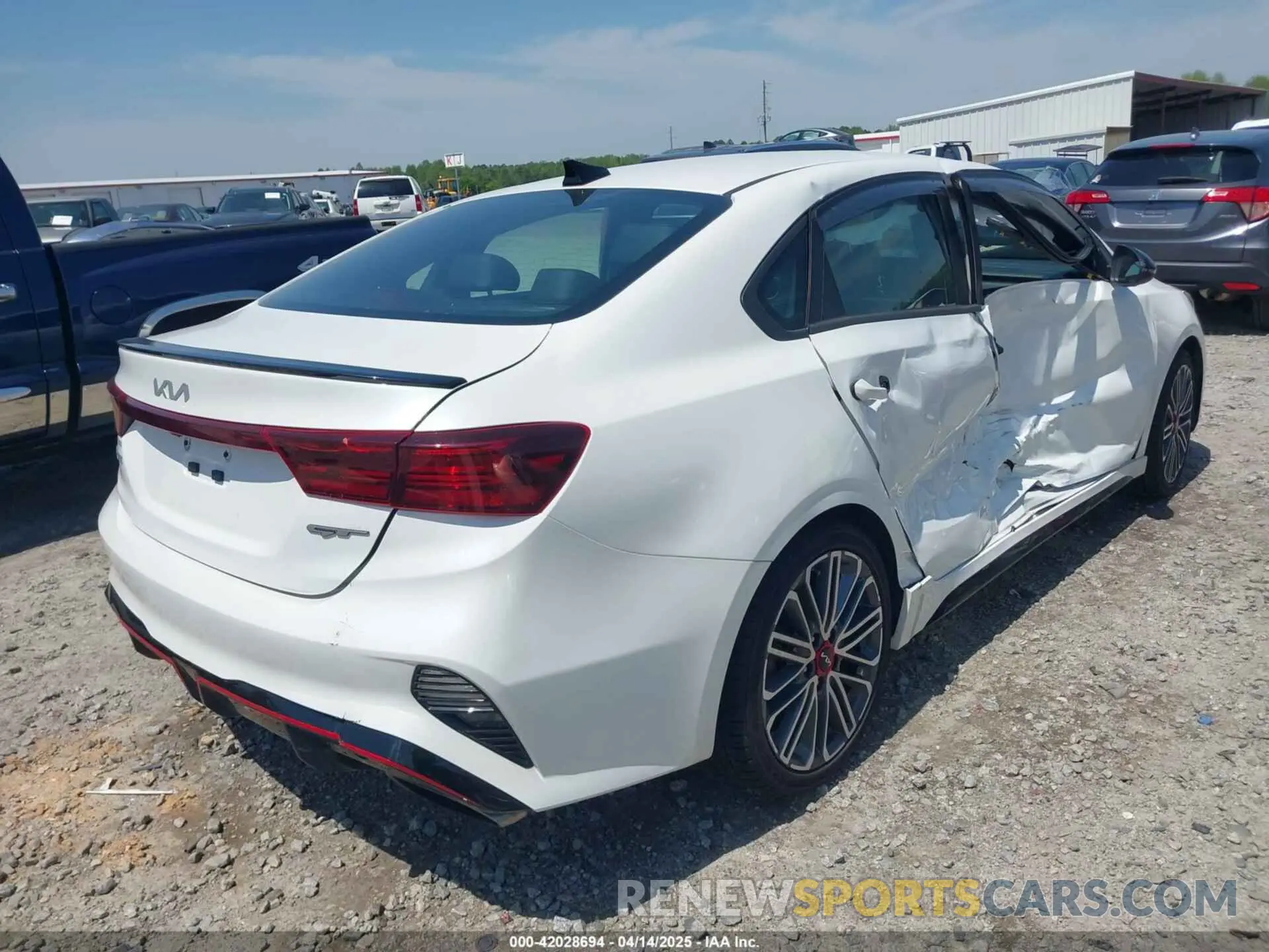 4 Photograph of a damaged car 3KPF44AC3NE477289 KIA FORTE 2022
