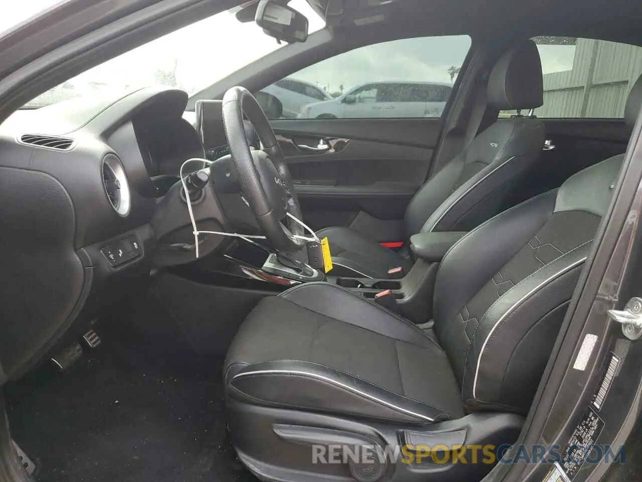 7 Photograph of a damaged car 3KPF54AD0NE497022 KIA FORTE 2022