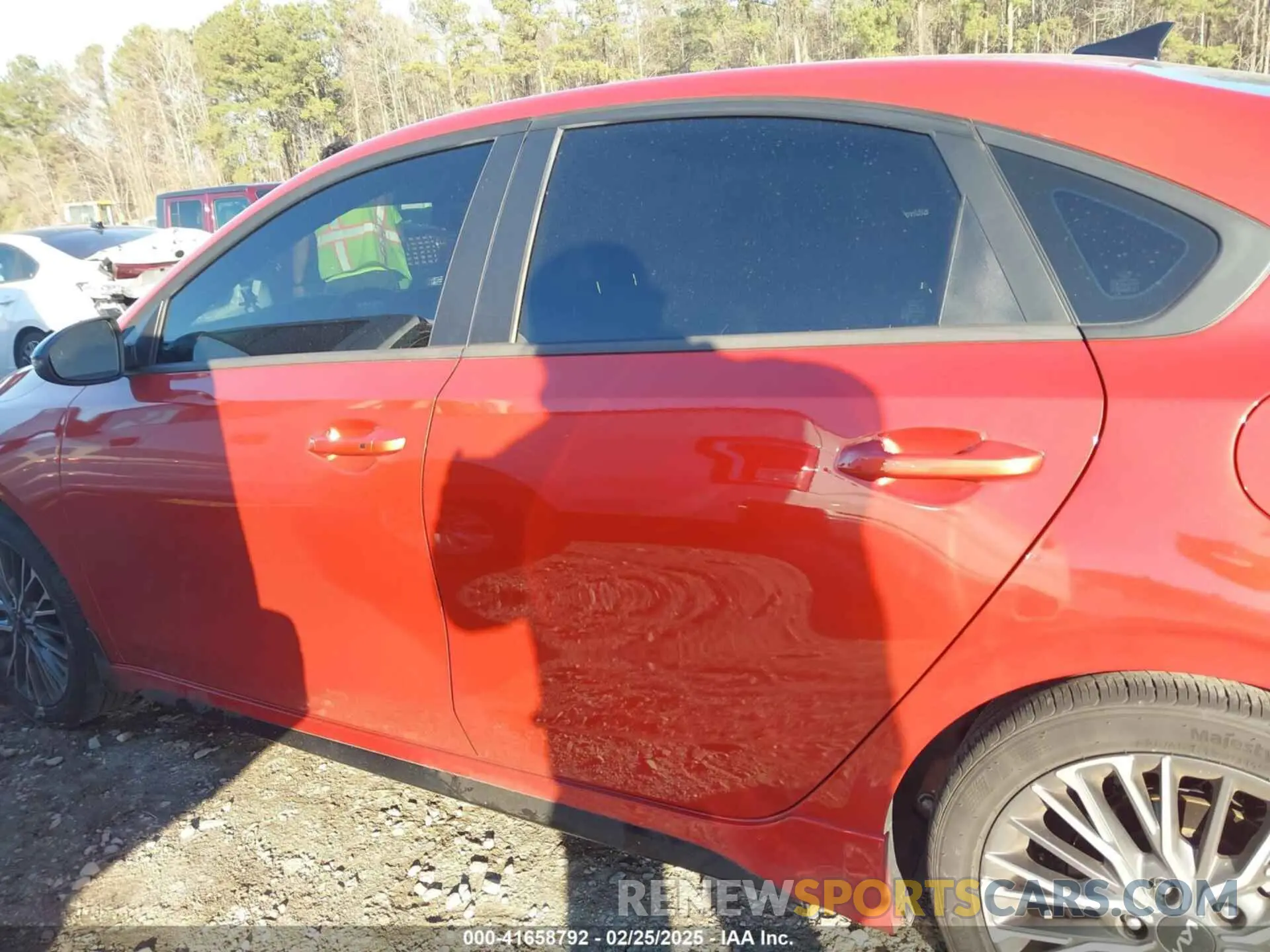 14 Photograph of a damaged car 3KPF54AD0NE500887 KIA FORTE 2022