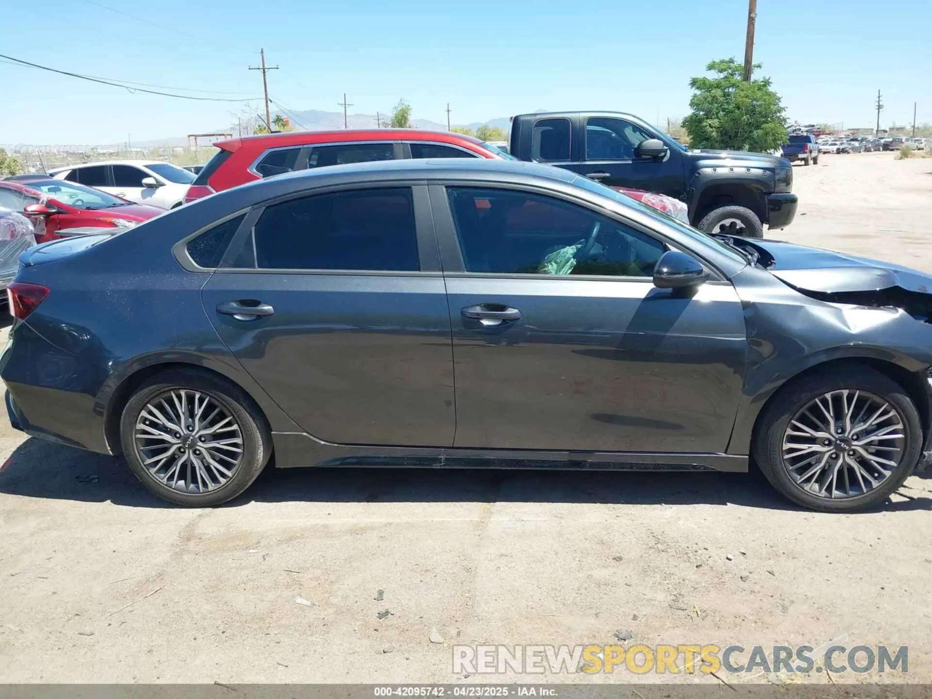 13 Photograph of a damaged car 3KPF54AD0NE506964 KIA FORTE 2022