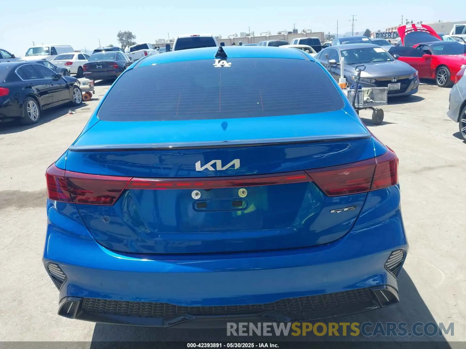 17 Photograph of a damaged car 3KPF54AD1NE431093 KIA FORTE 2022