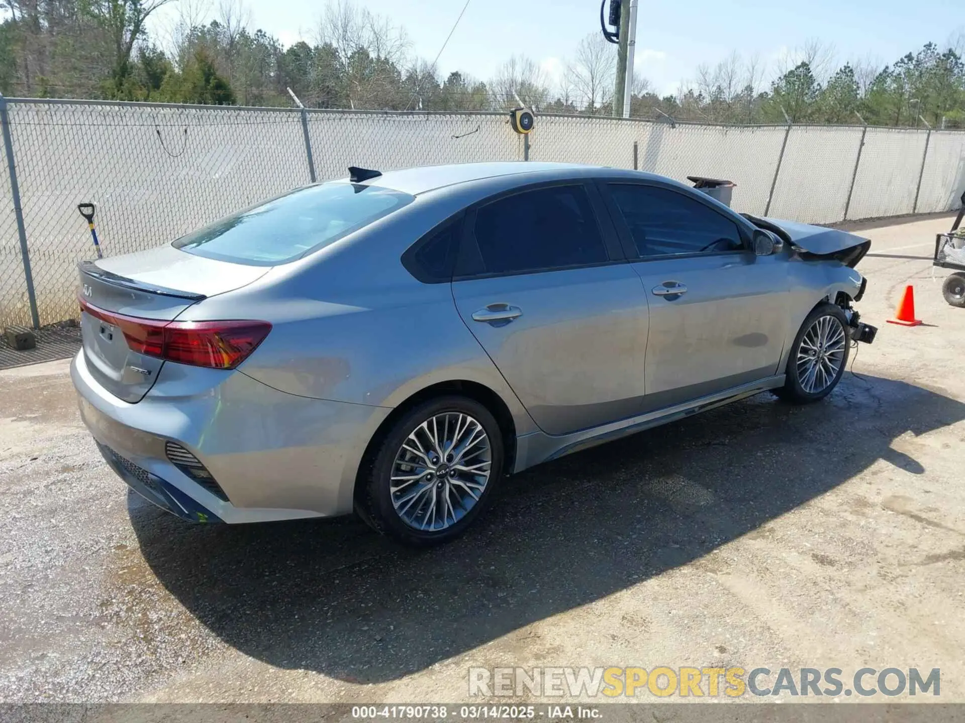 4 Photograph of a damaged car 3KPF54AD1NE435919 KIA FORTE 2022