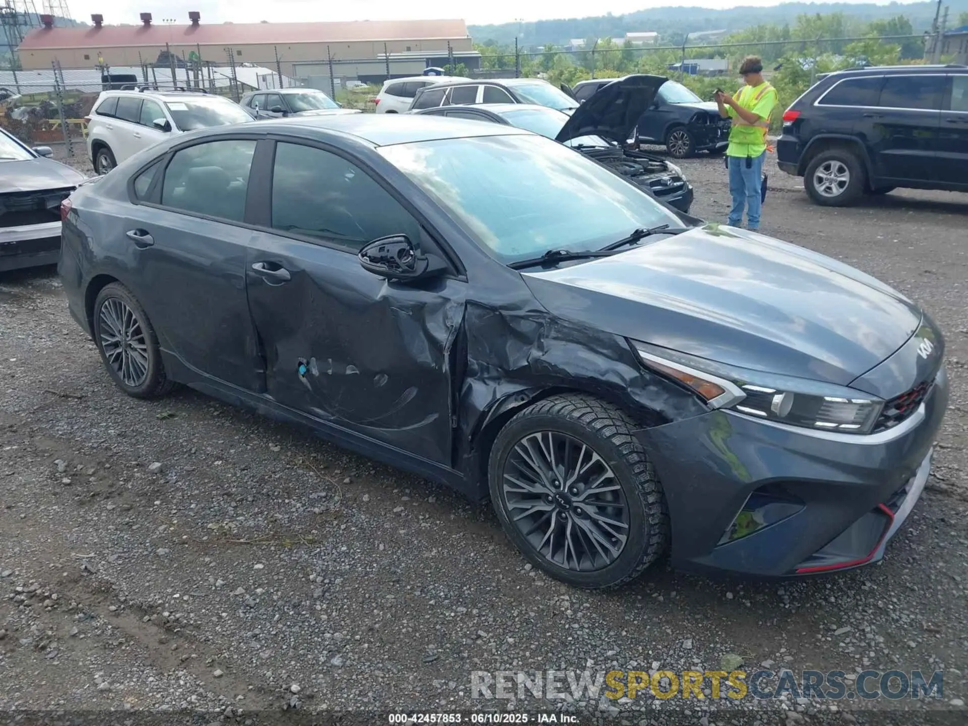 6 Photograph of a damaged car 3KPF54AD1NE459296 KIA FORTE 2022