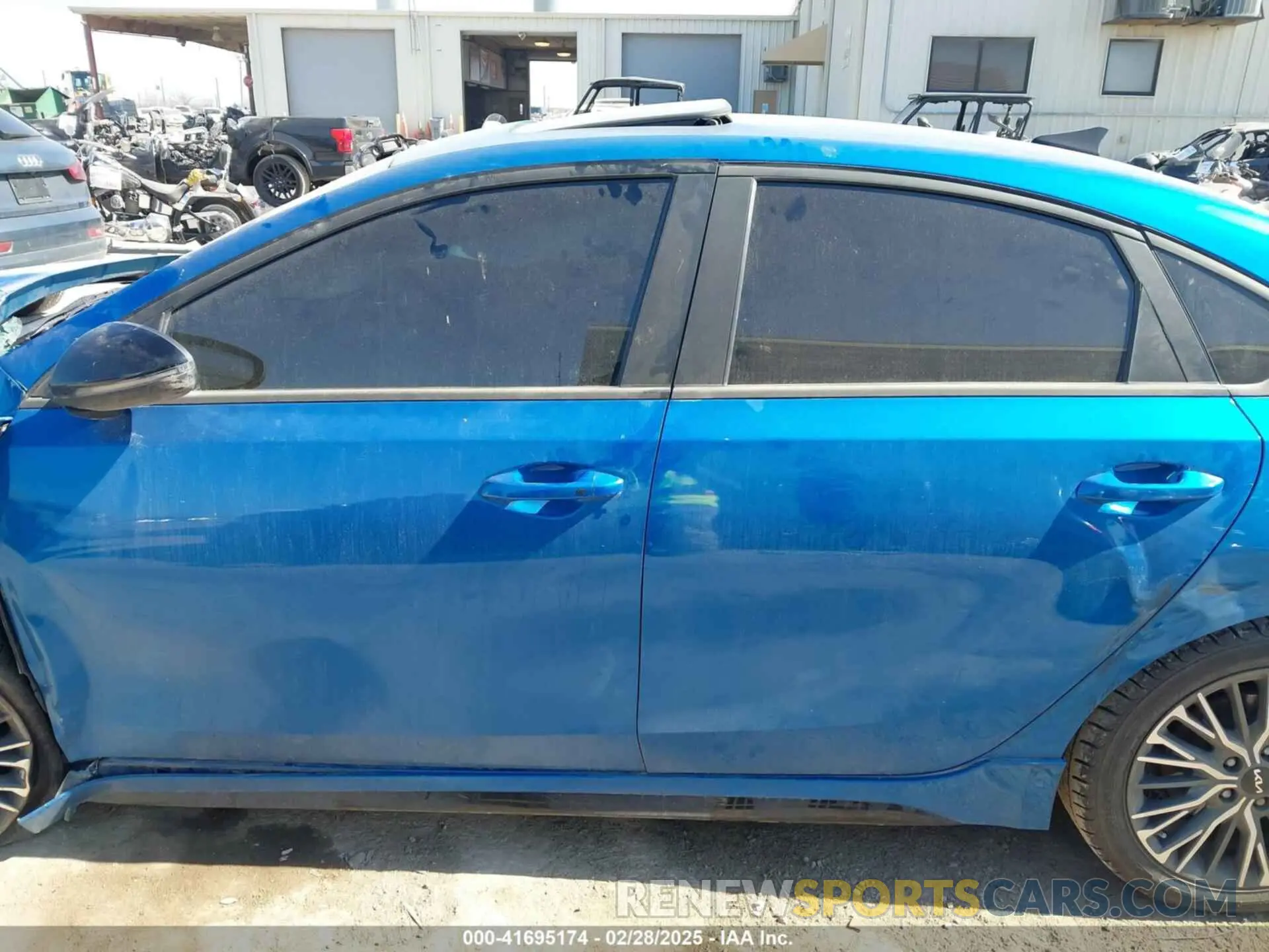13 Photograph of a damaged car 3KPF54AD1NE491780 KIA FORTE 2022