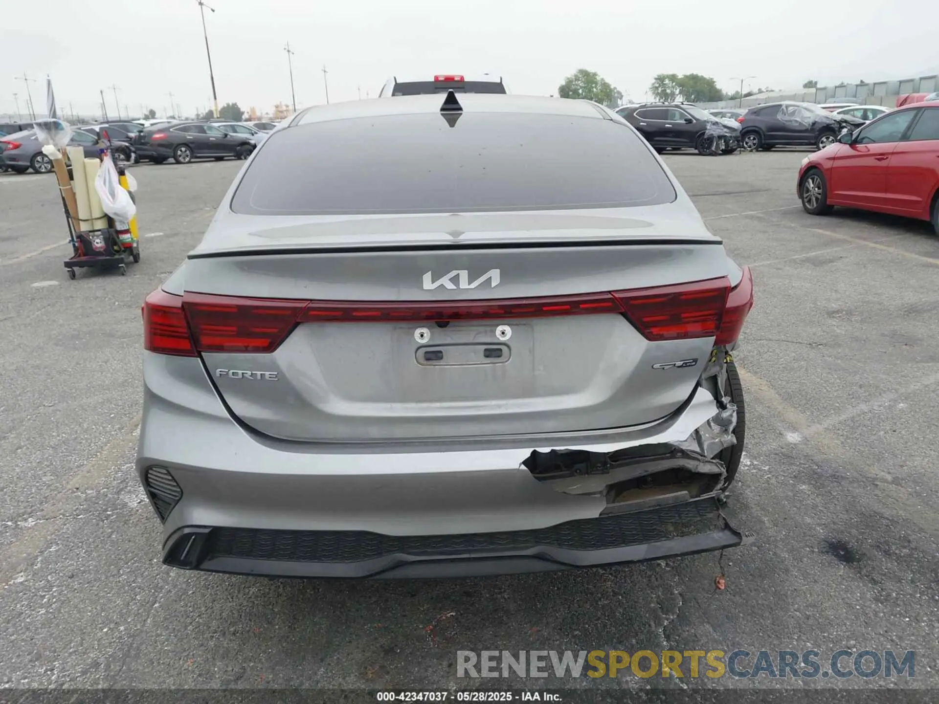 16 Photograph of a damaged car 3KPF54AD1NE504141 KIA FORTE 2022