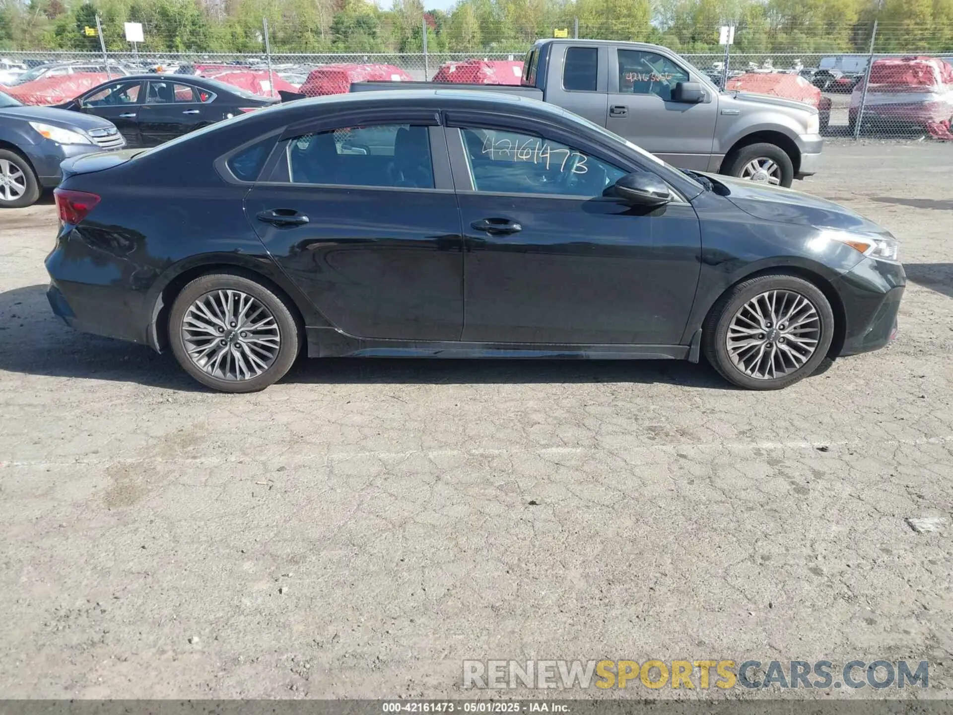13 Photograph of a damaged car 3KPF54AD3NE495460 KIA FORTE 2022