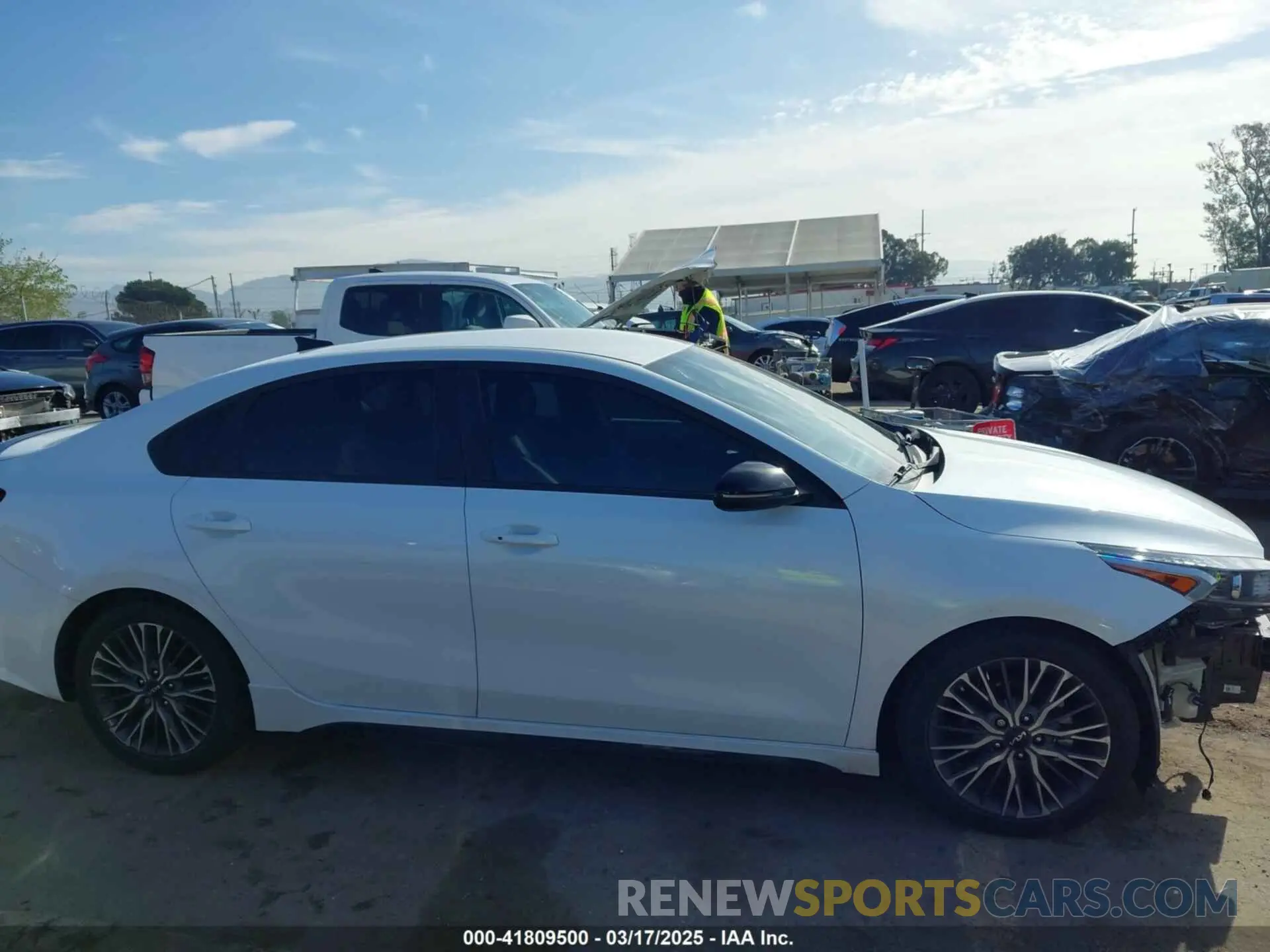 14 Photograph of a damaged car 3KPF54AD3NE498665 KIA FORTE 2022