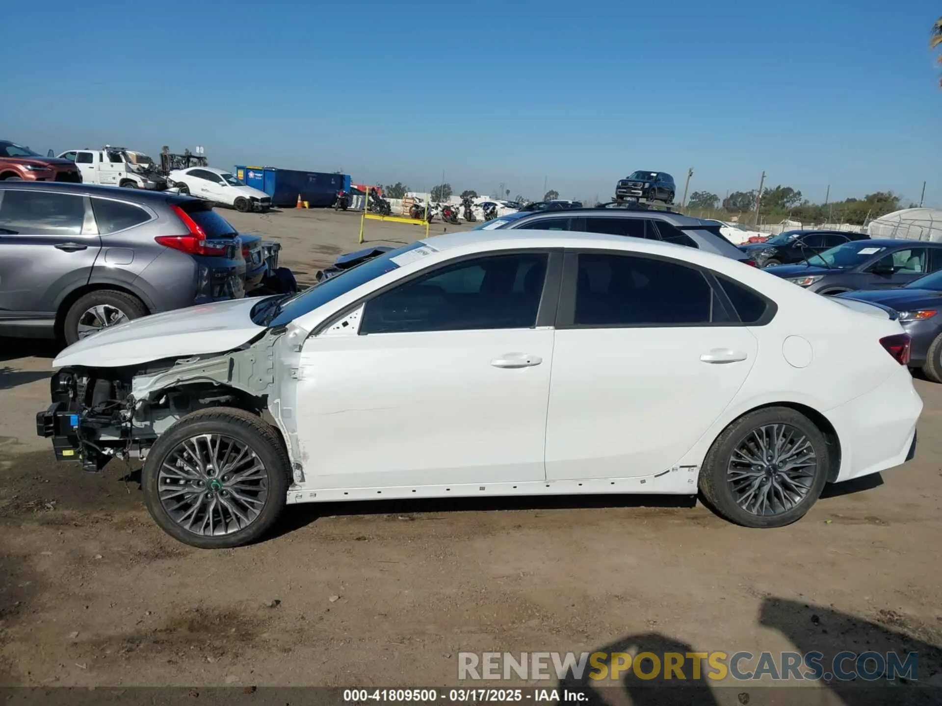 15 Photograph of a damaged car 3KPF54AD3NE498665 KIA FORTE 2022